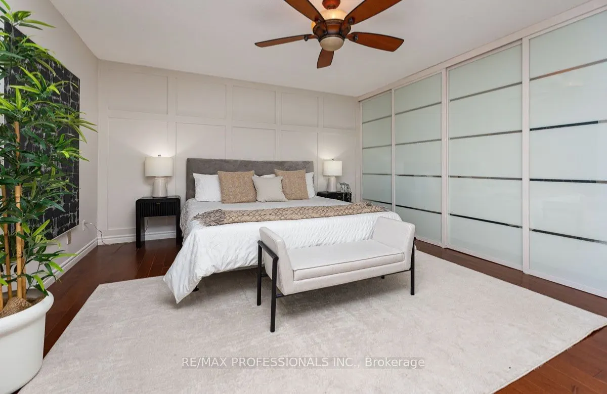 1951 Rathburn Road E #176