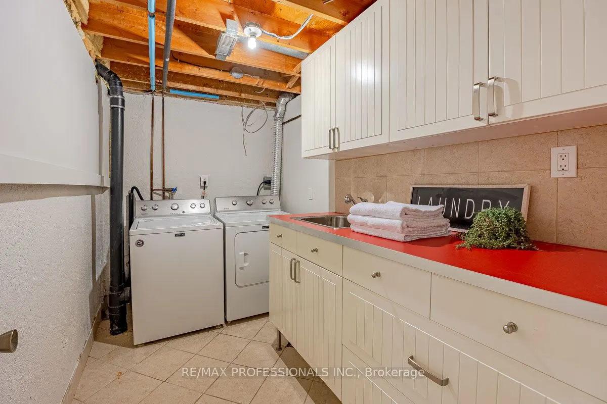 1951 Rathburn Road E #176