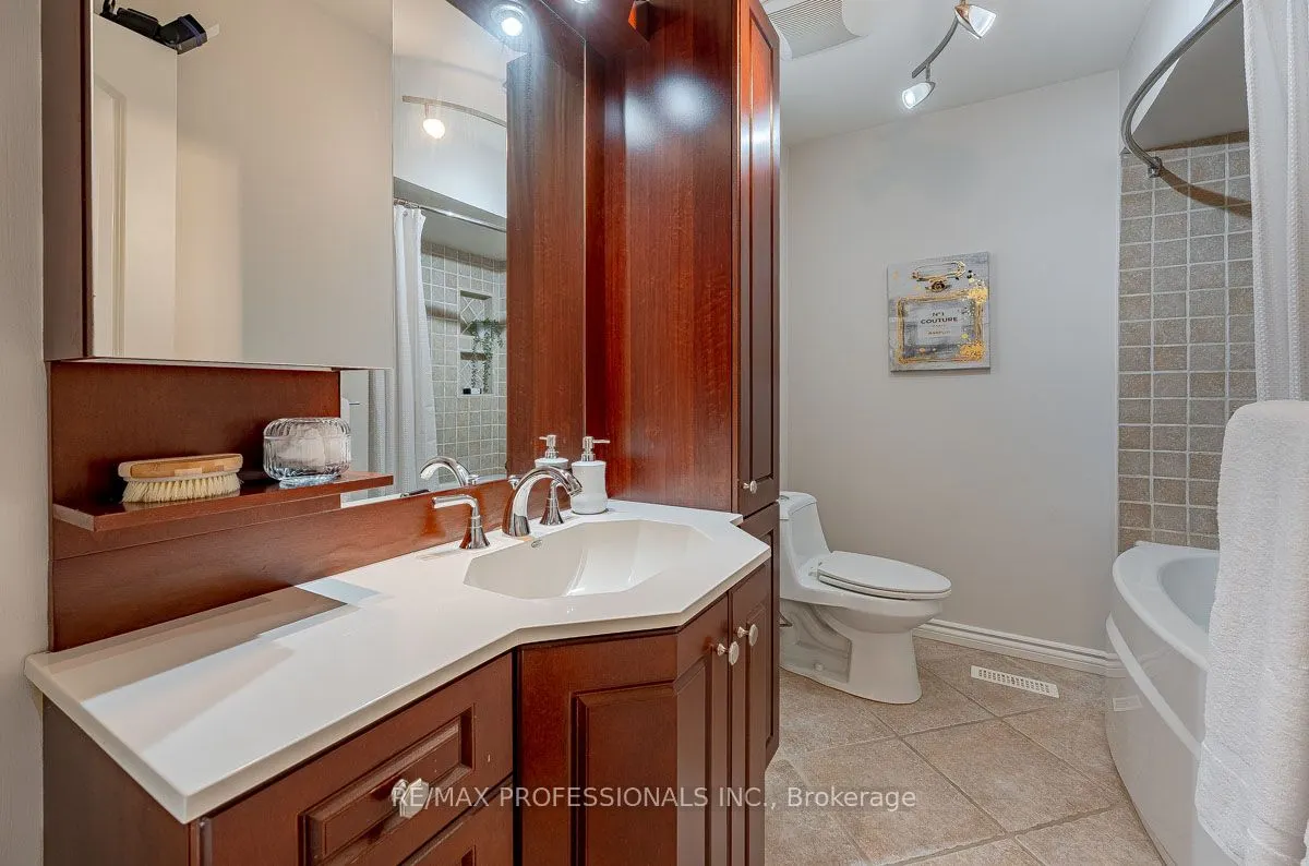 1951 Rathburn Road E #176