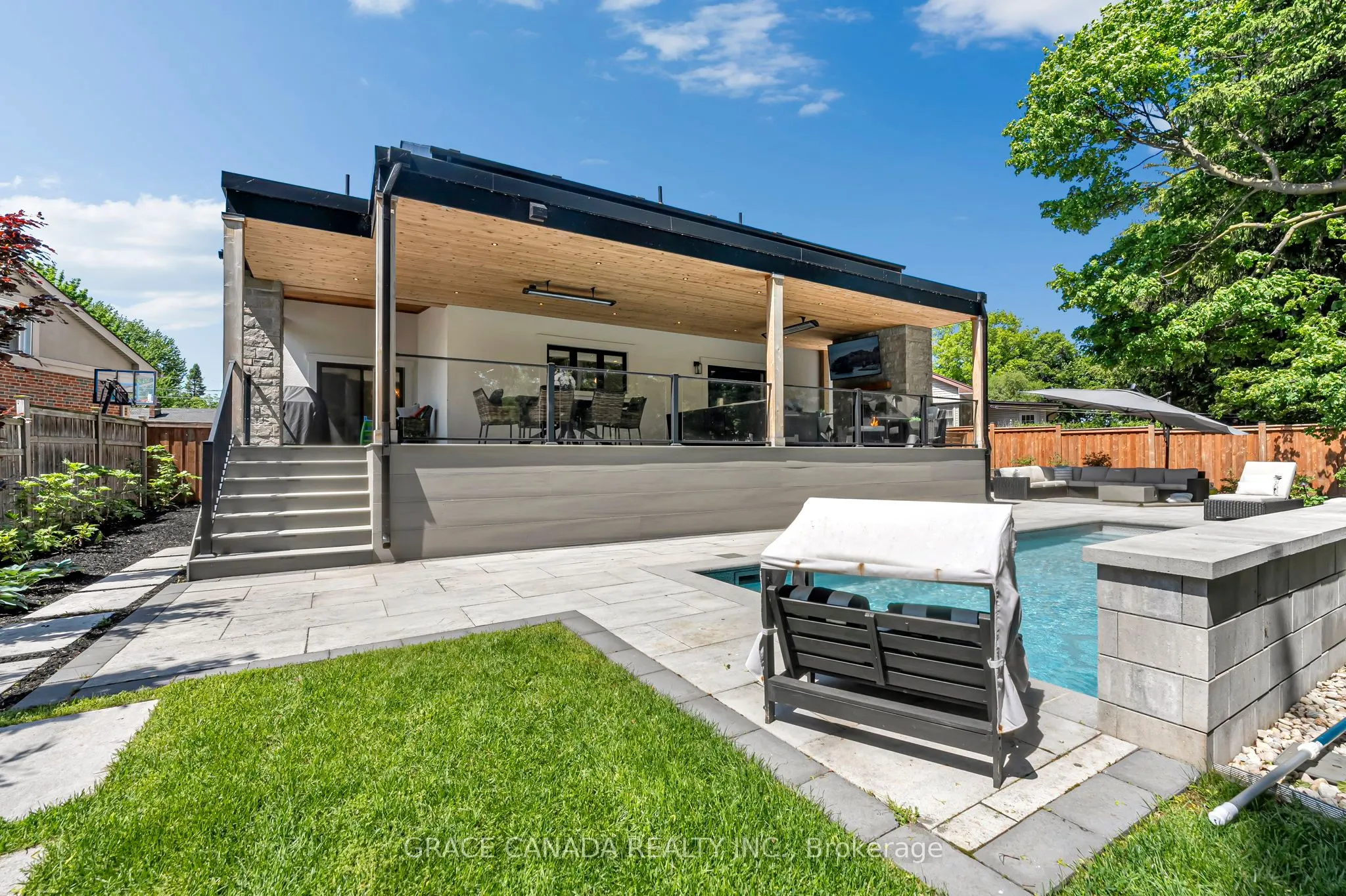 527 Oneida Drive