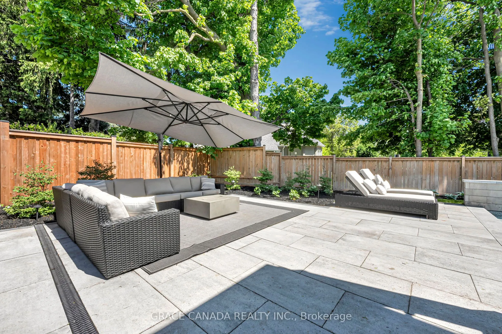 527 Oneida Drive