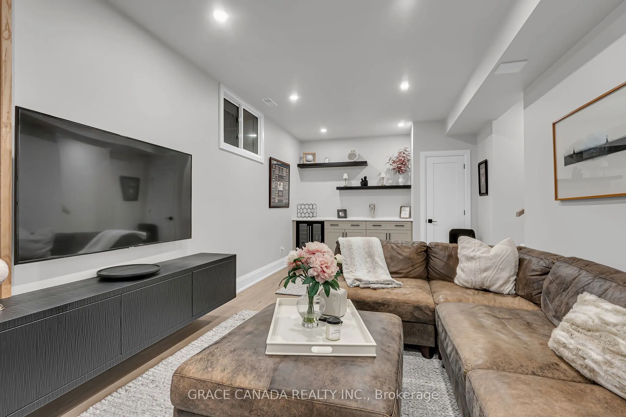 527 Oneida Drive