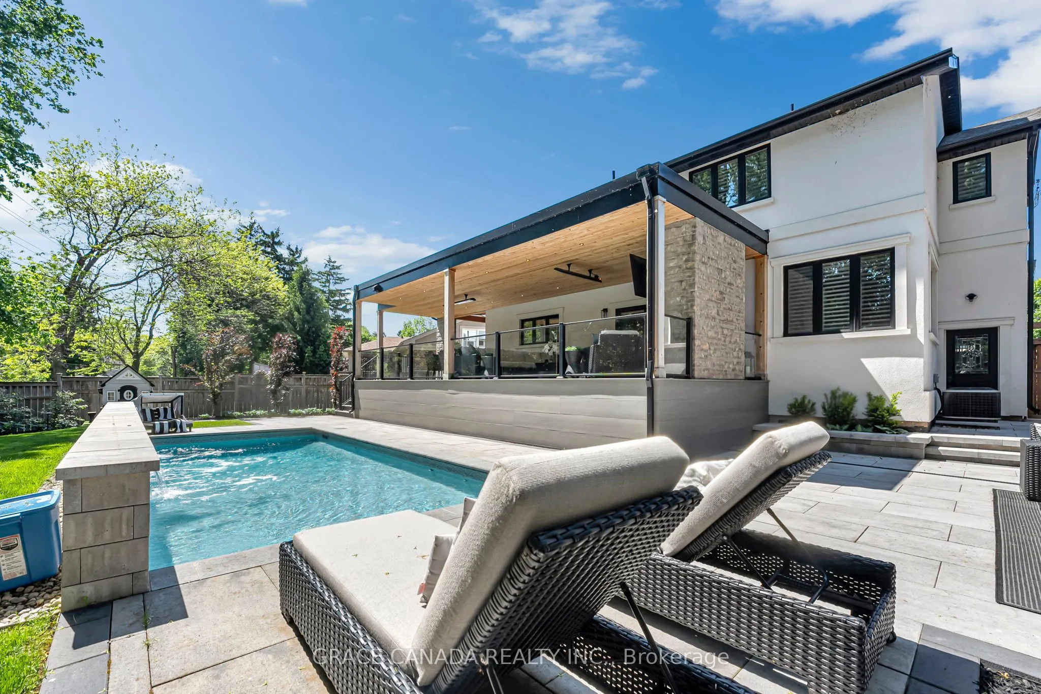 527 Oneida Drive