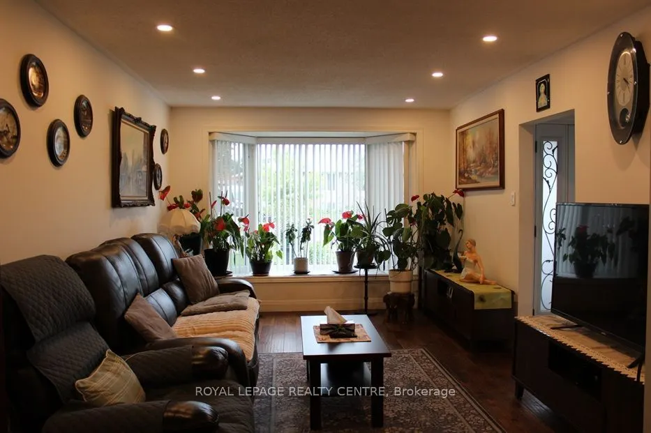 2385 Padstow Crescent