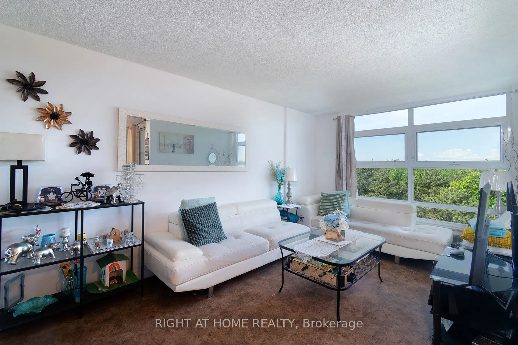 335 Driftwood Avenue #608