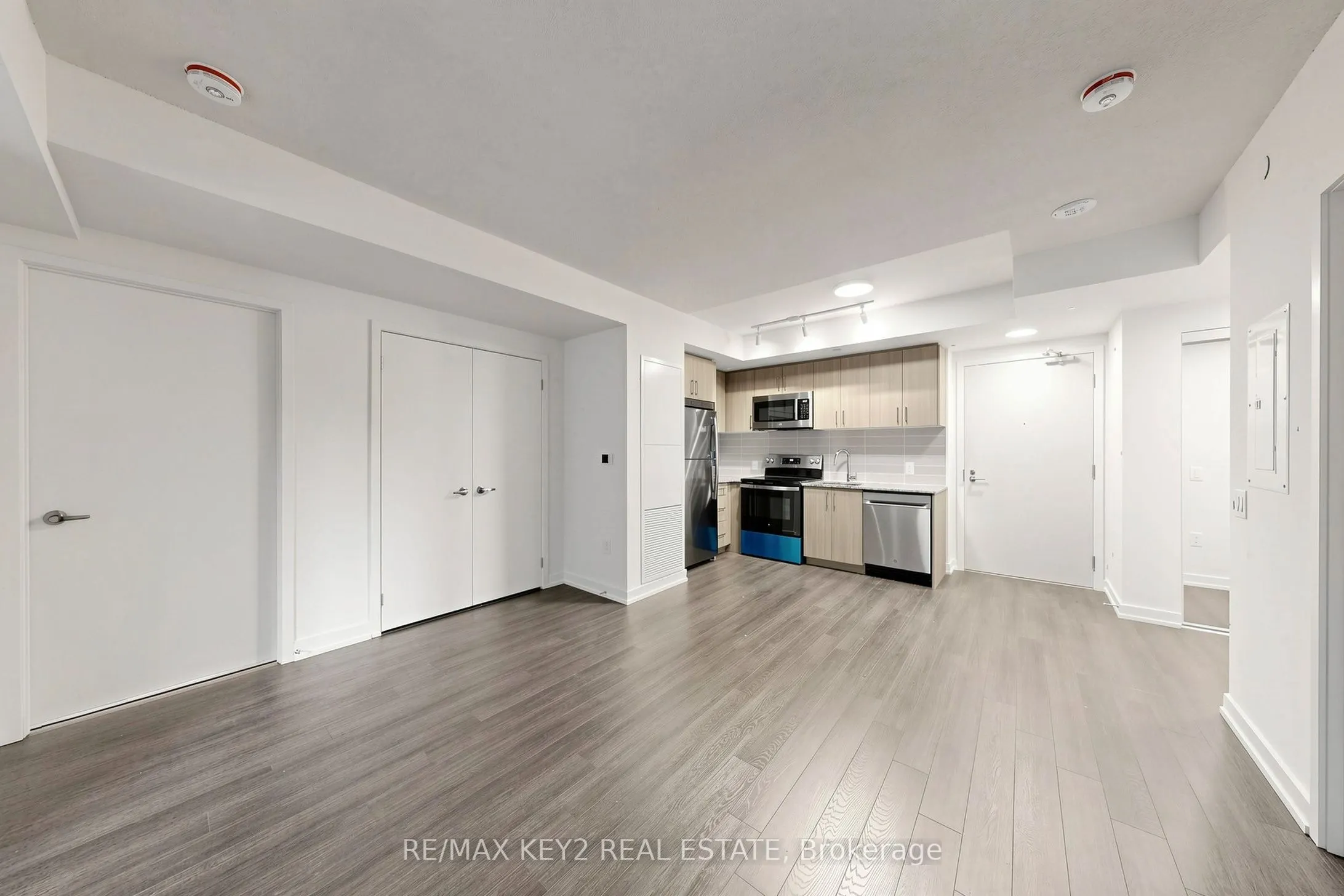 4010 Eglinton Avenue W #206
