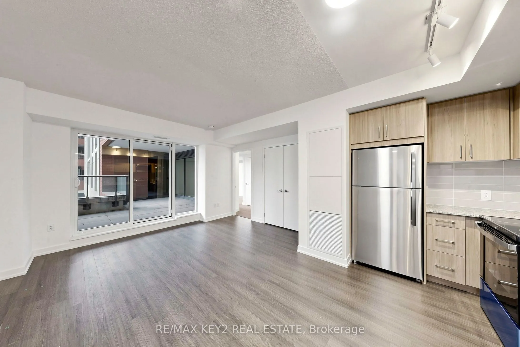 4010 Eglinton Avenue W #206