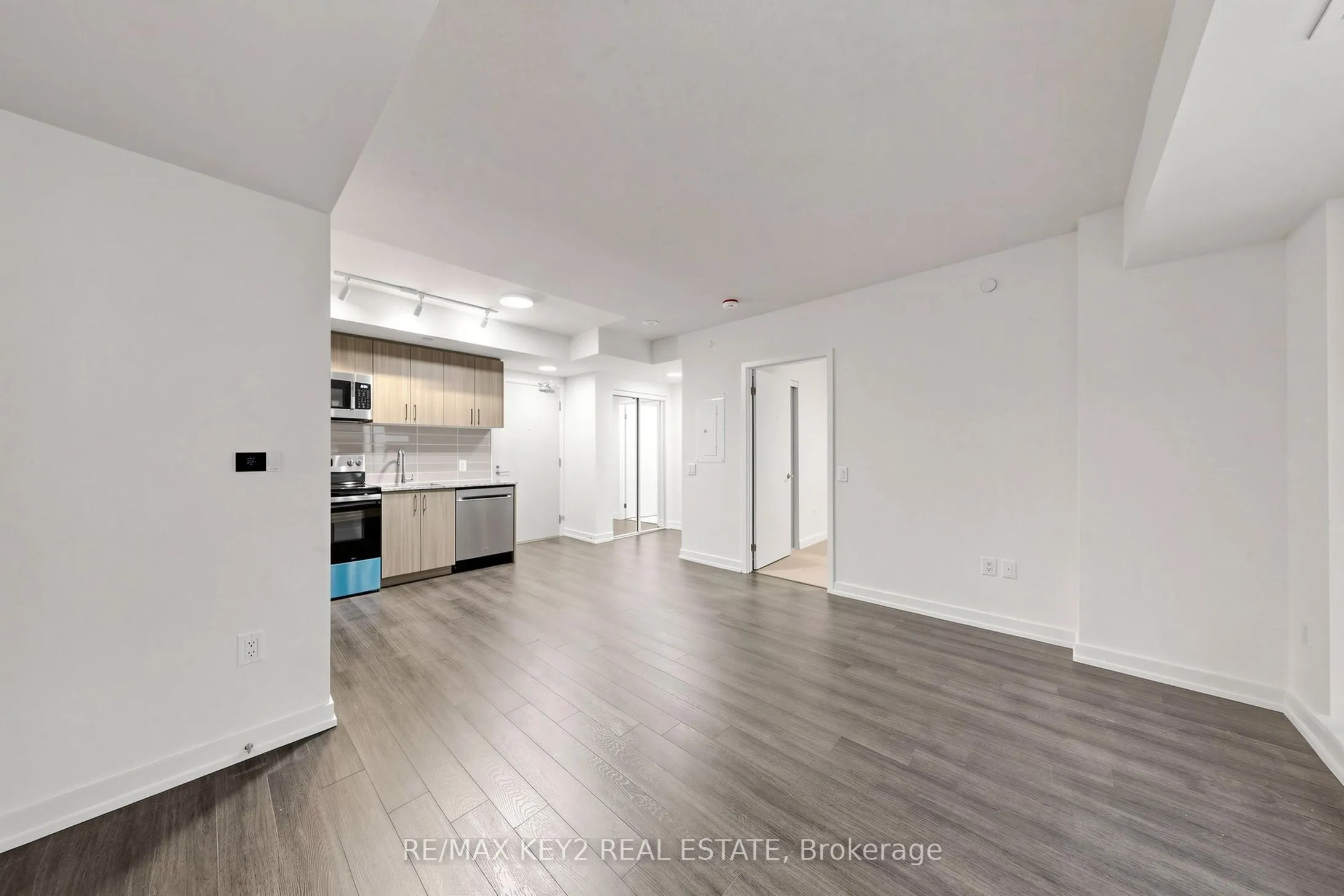4010 Eglinton Avenue W #206