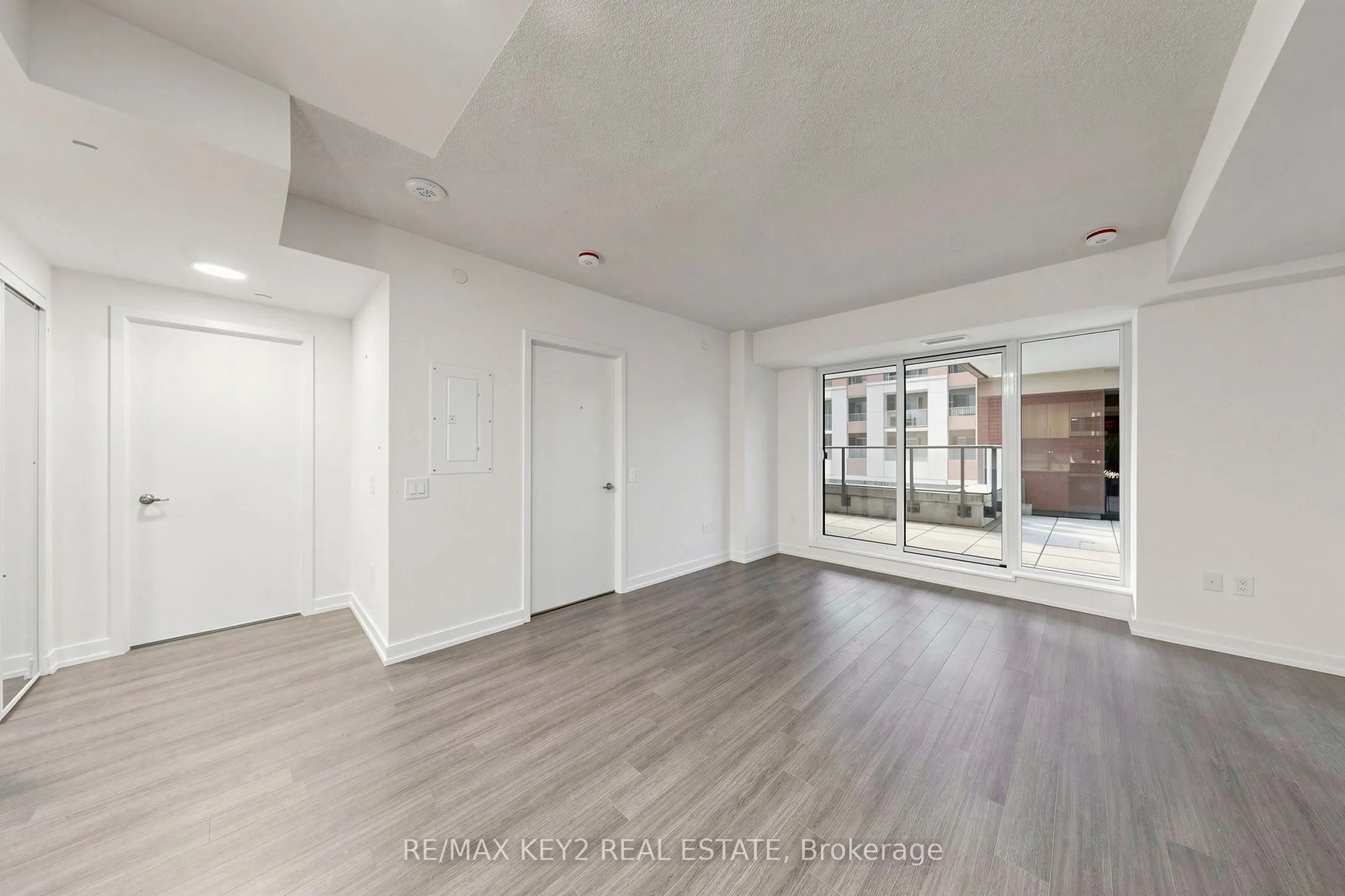 4010 Eglinton Avenue W #206