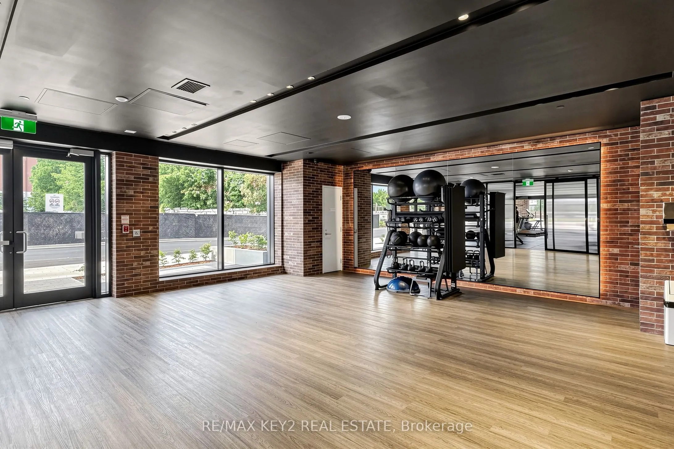 4010 Eglinton Avenue W #206