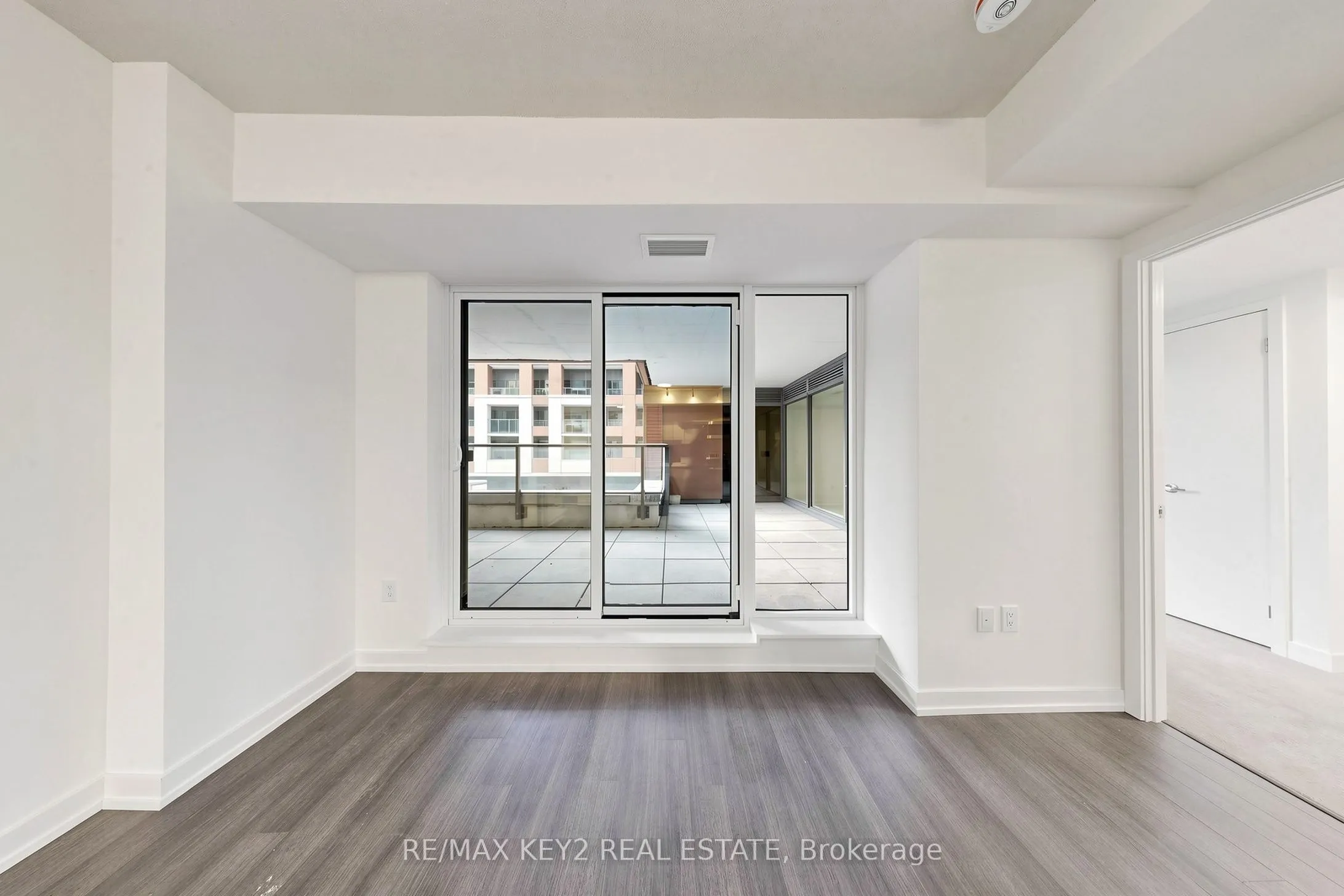 4010 Eglinton Avenue W #206