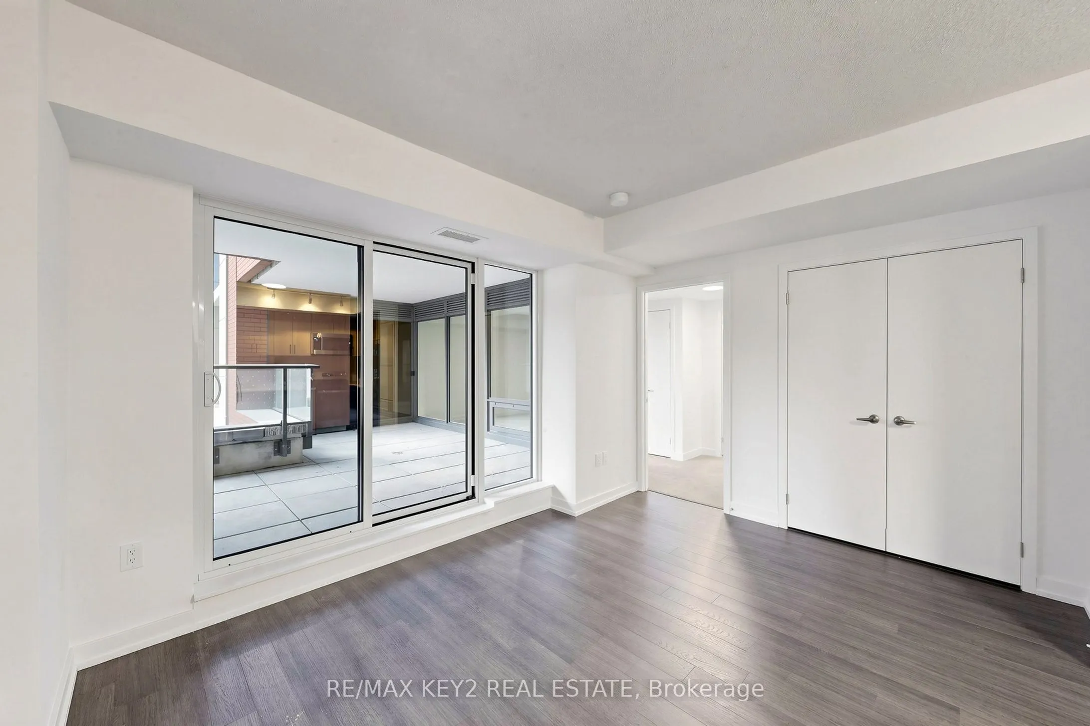 4010 Eglinton Avenue W #206