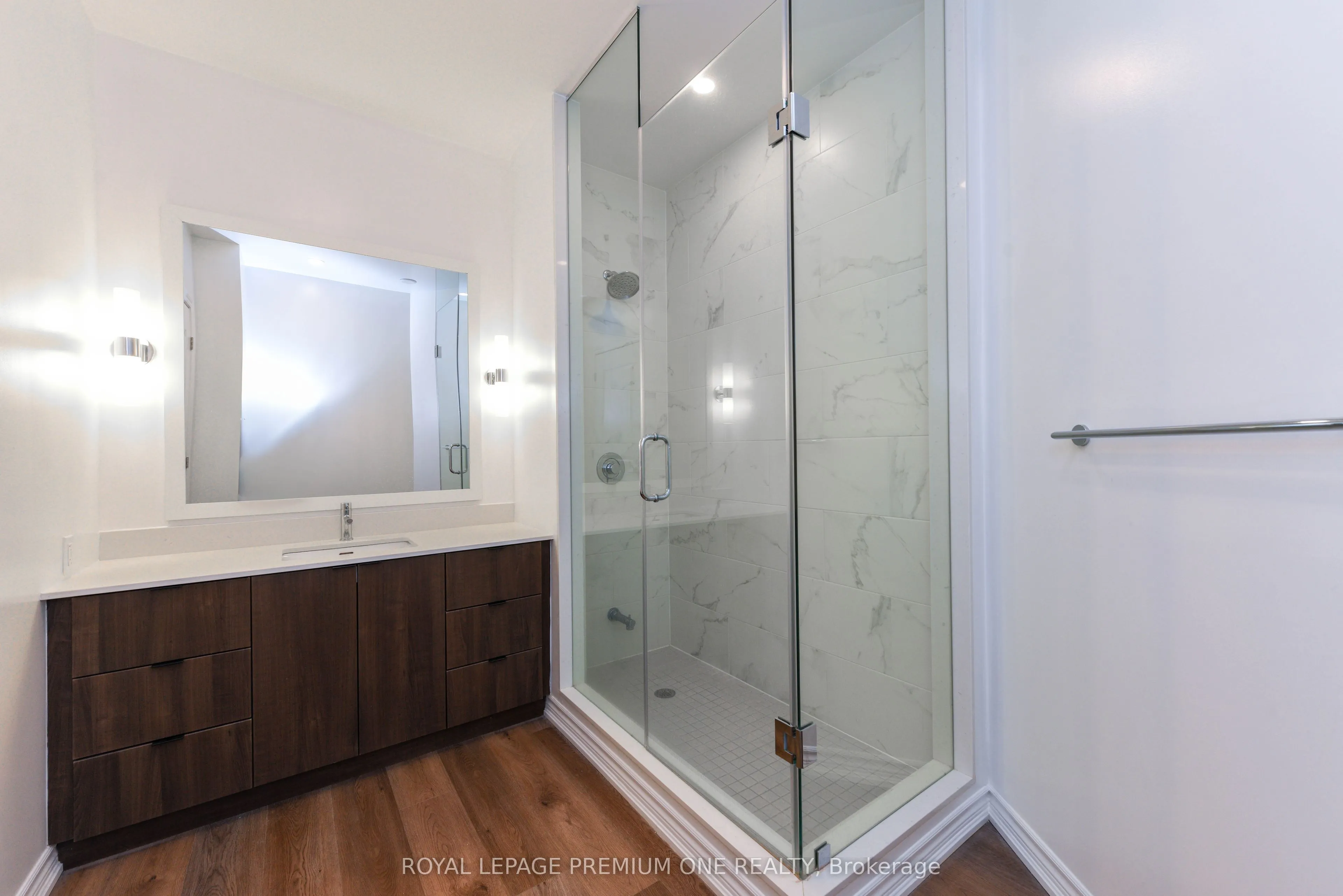 571 PRINCE EDWARD Drive N #610