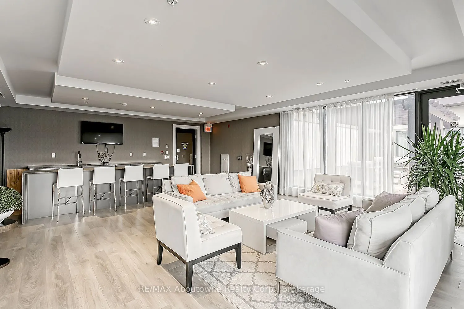 128 Garden Drive #102