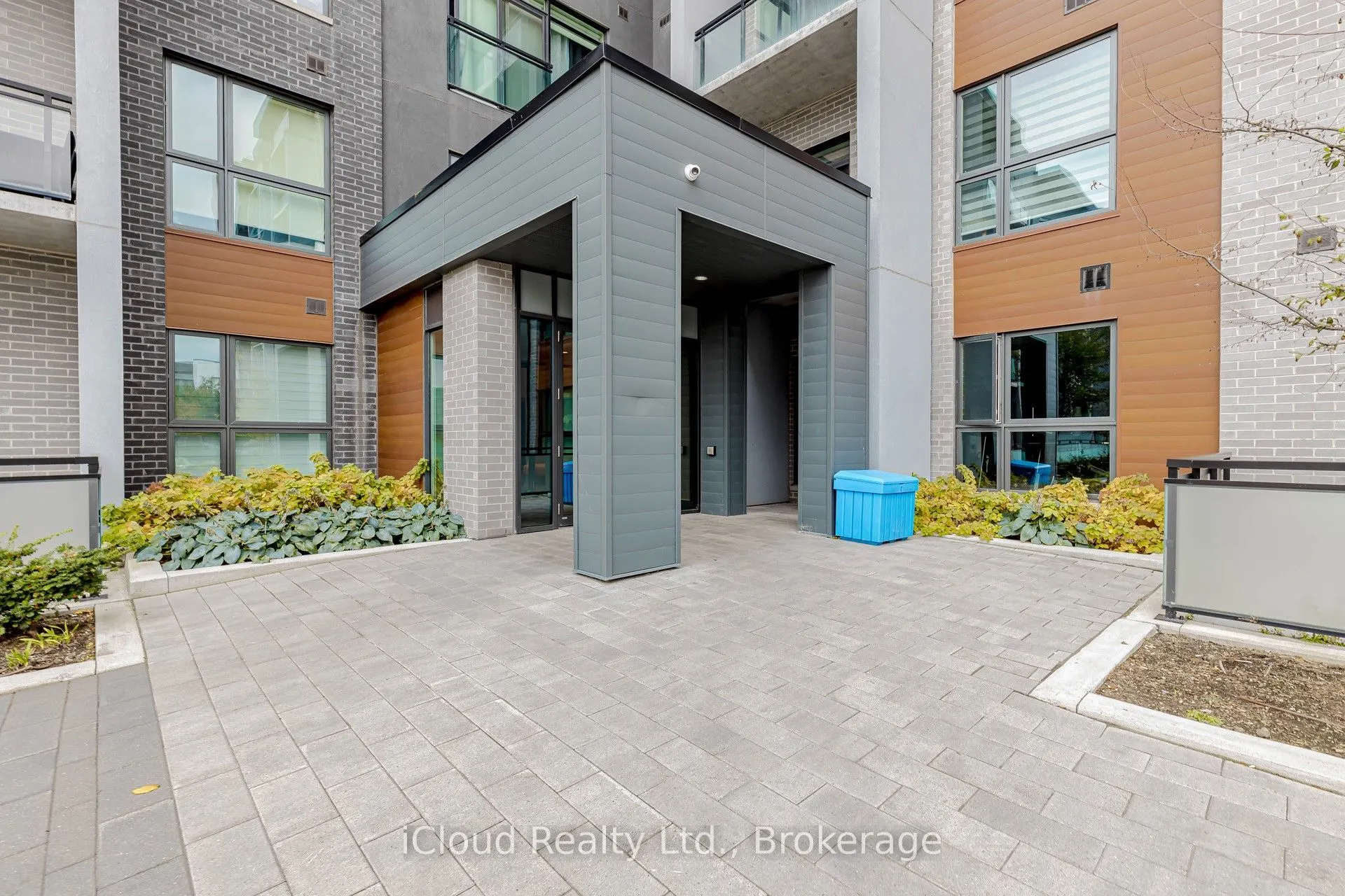 95 Dundas Street #504