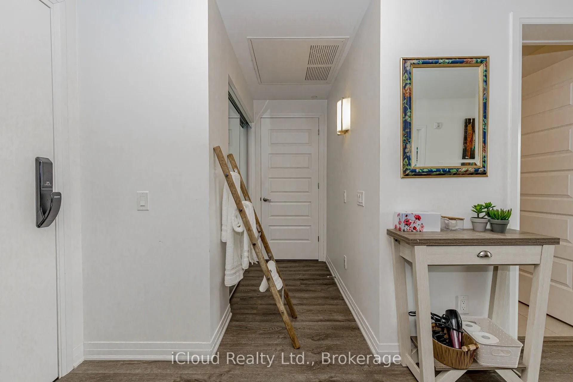 95 Dundas Street #504