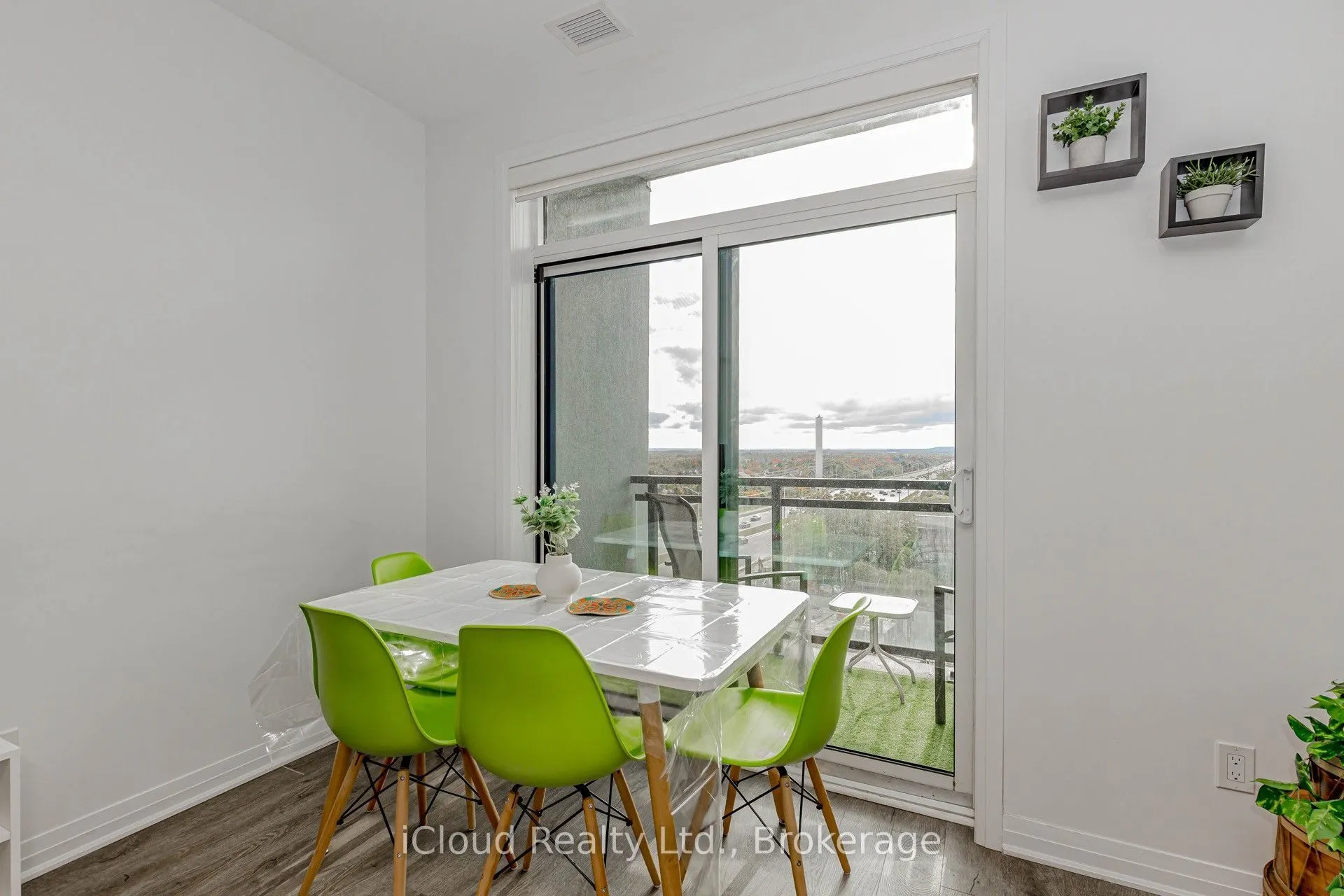 95 Dundas Street #504