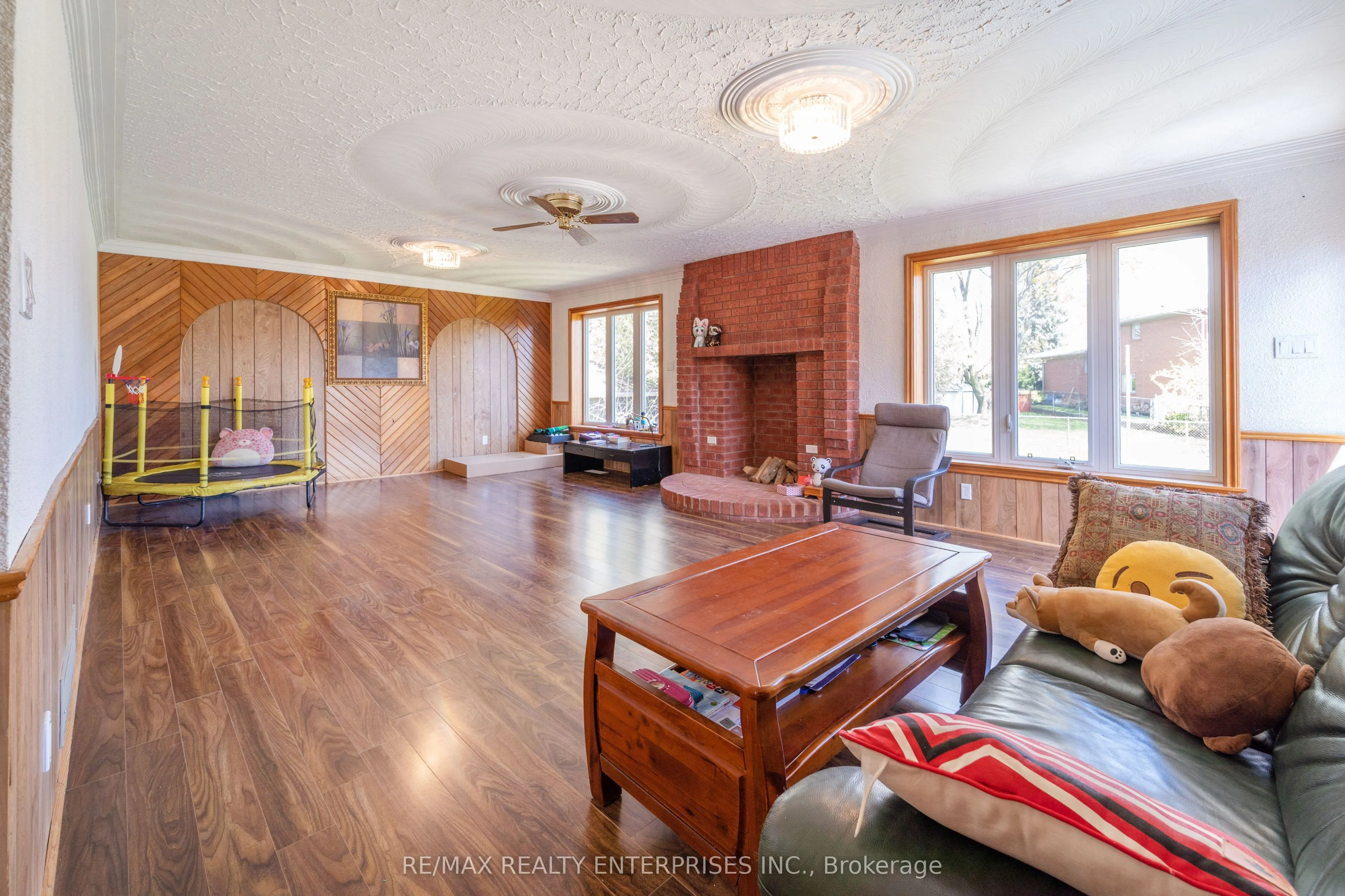 1351 Haig Boulevard