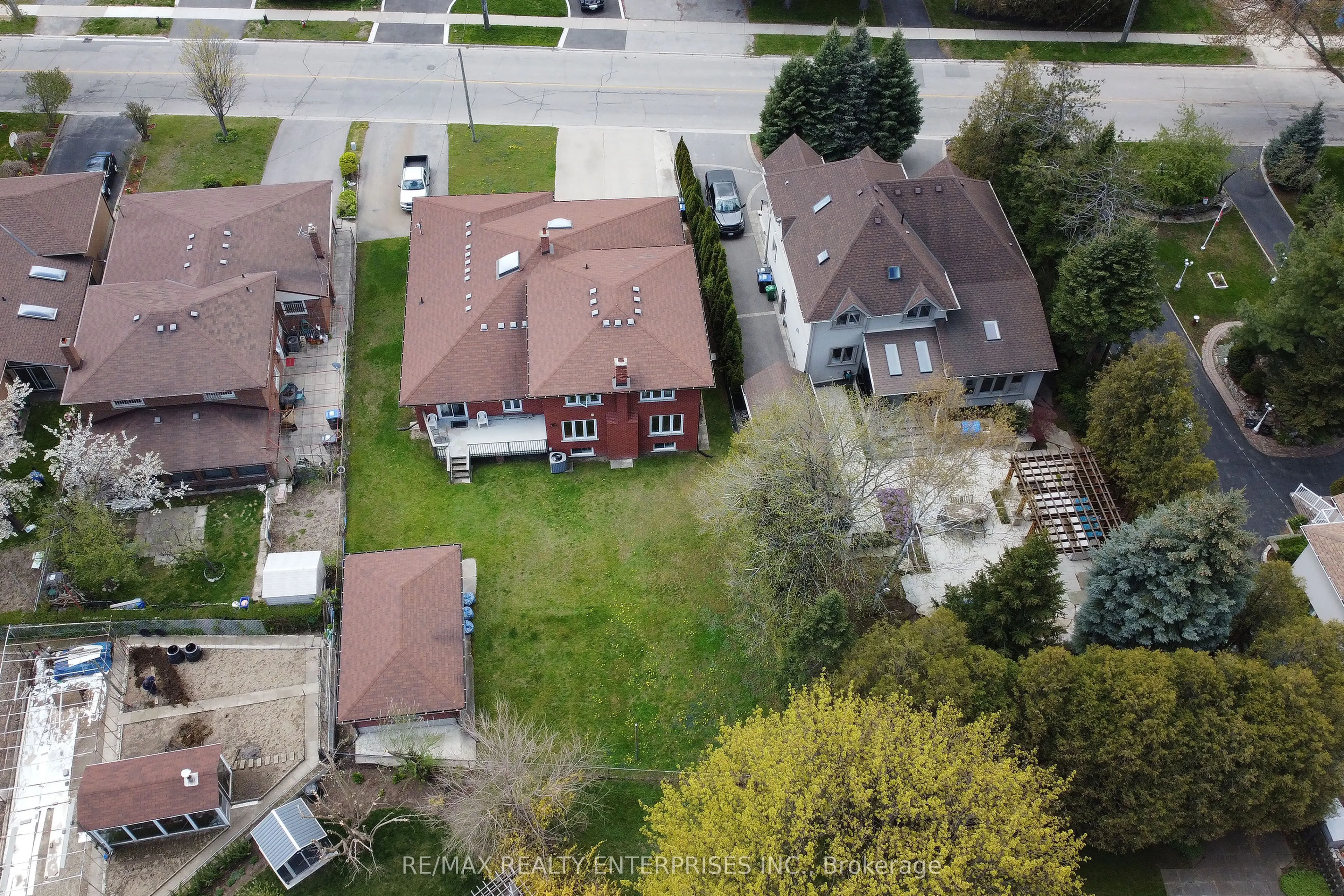 1351 Haig Boulevard