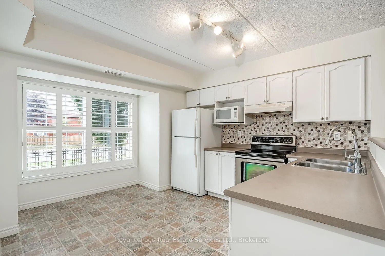 1460 Bishops Gate #111