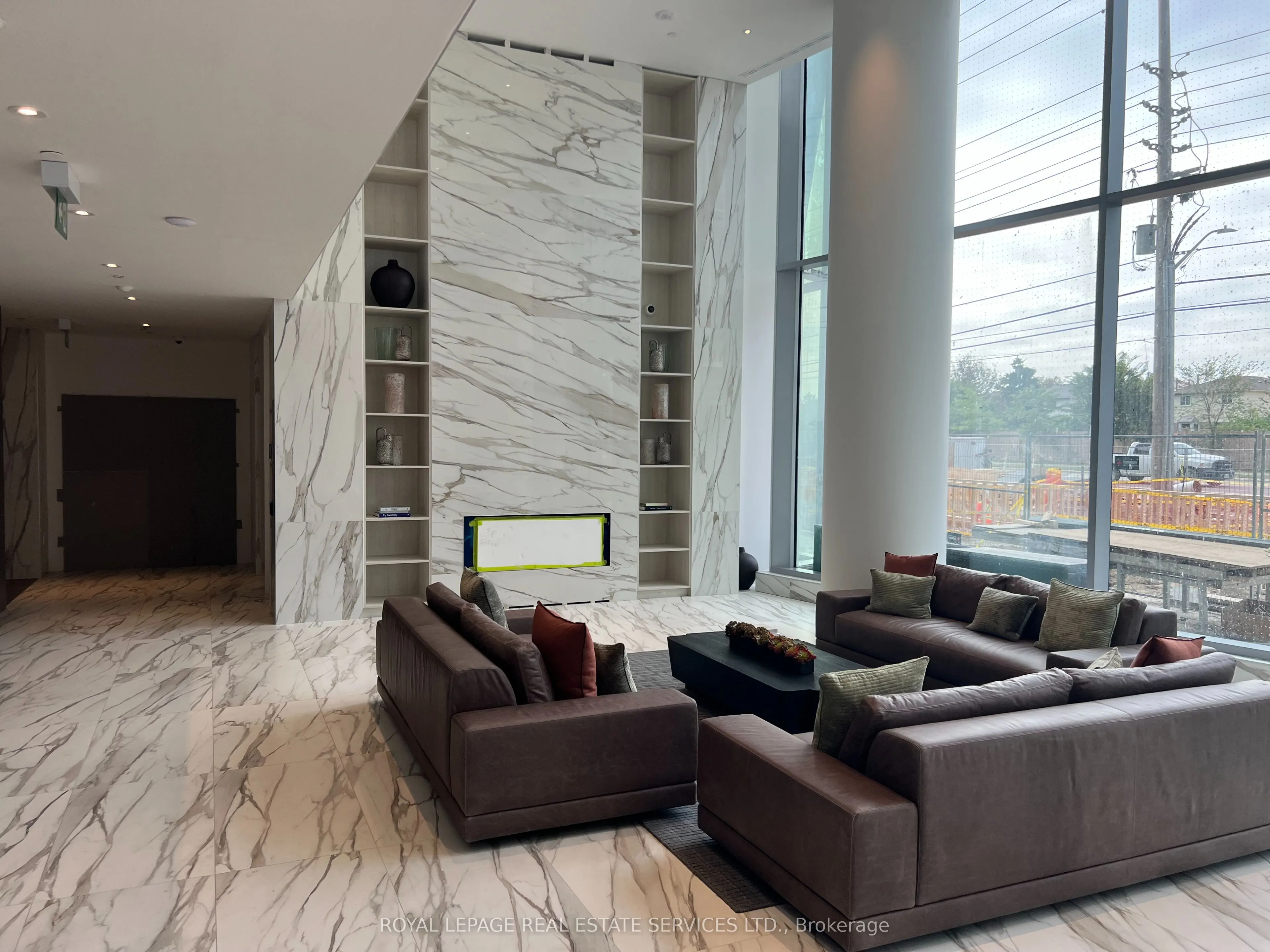 448 Burnhamthorpe Road #3702