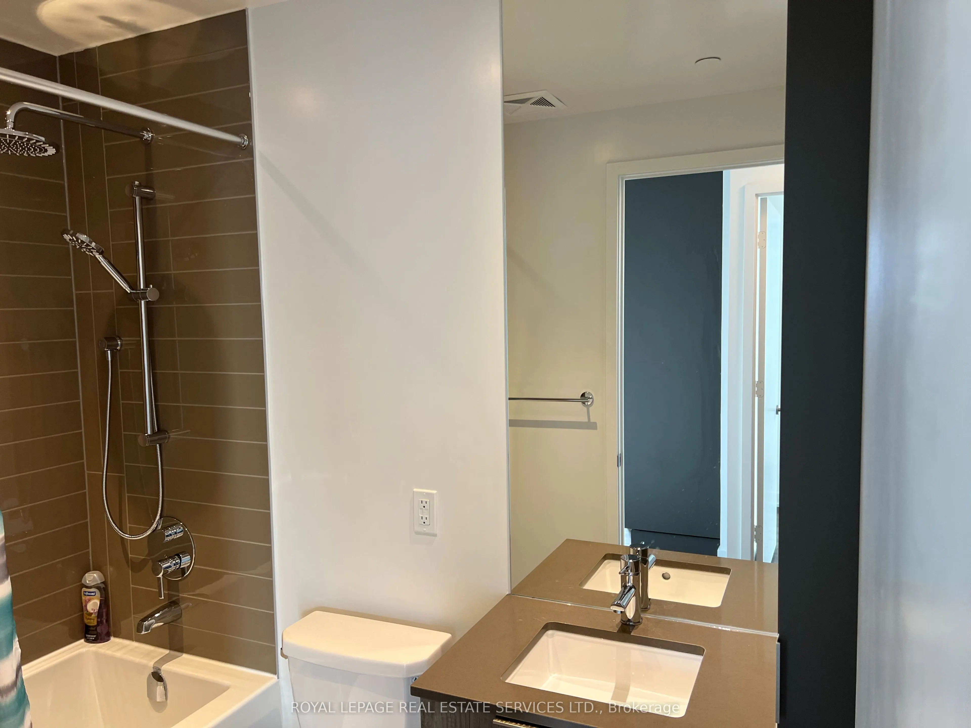 448 Burnhamthorpe Road #3702