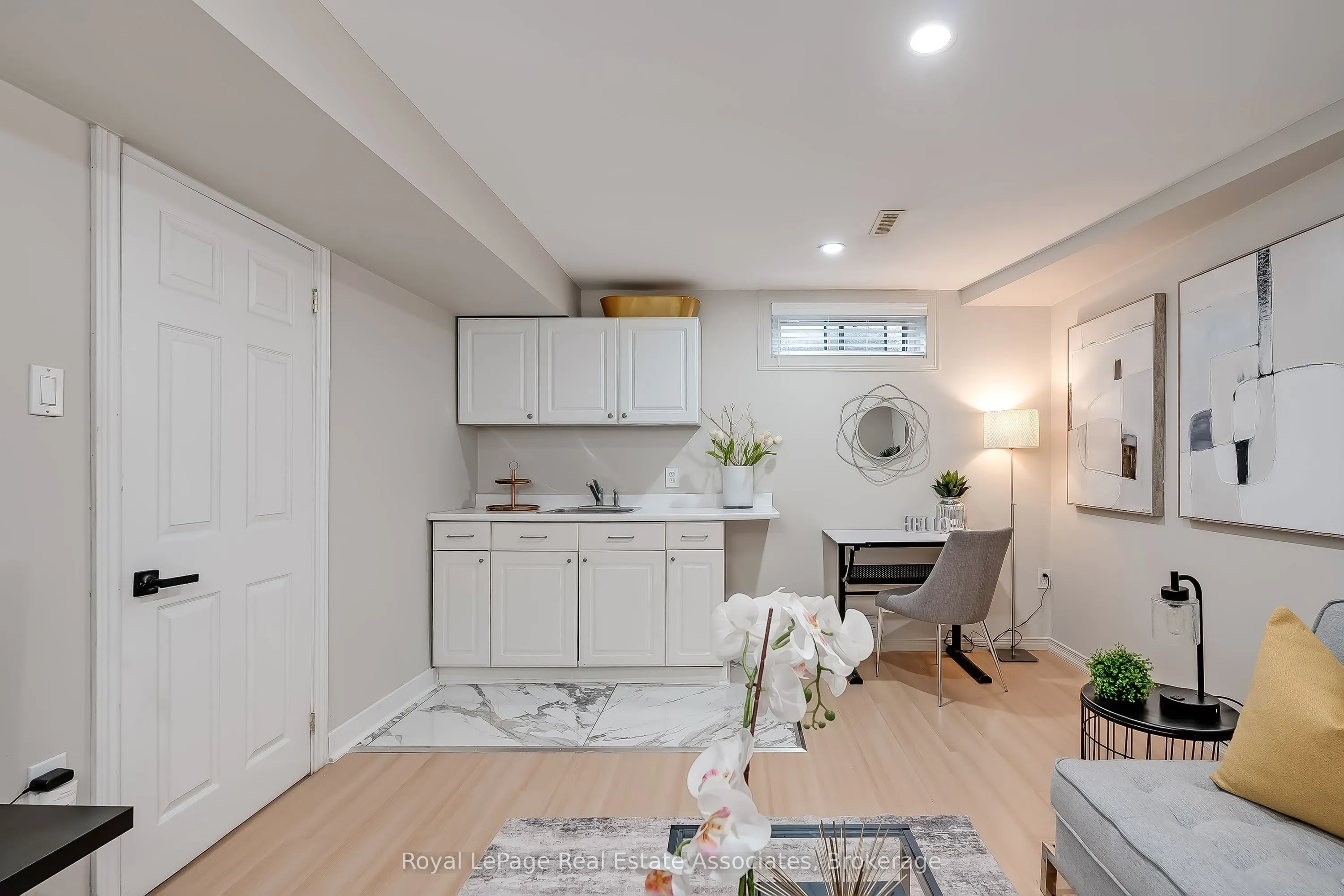 2779 Gananoque Drive #42