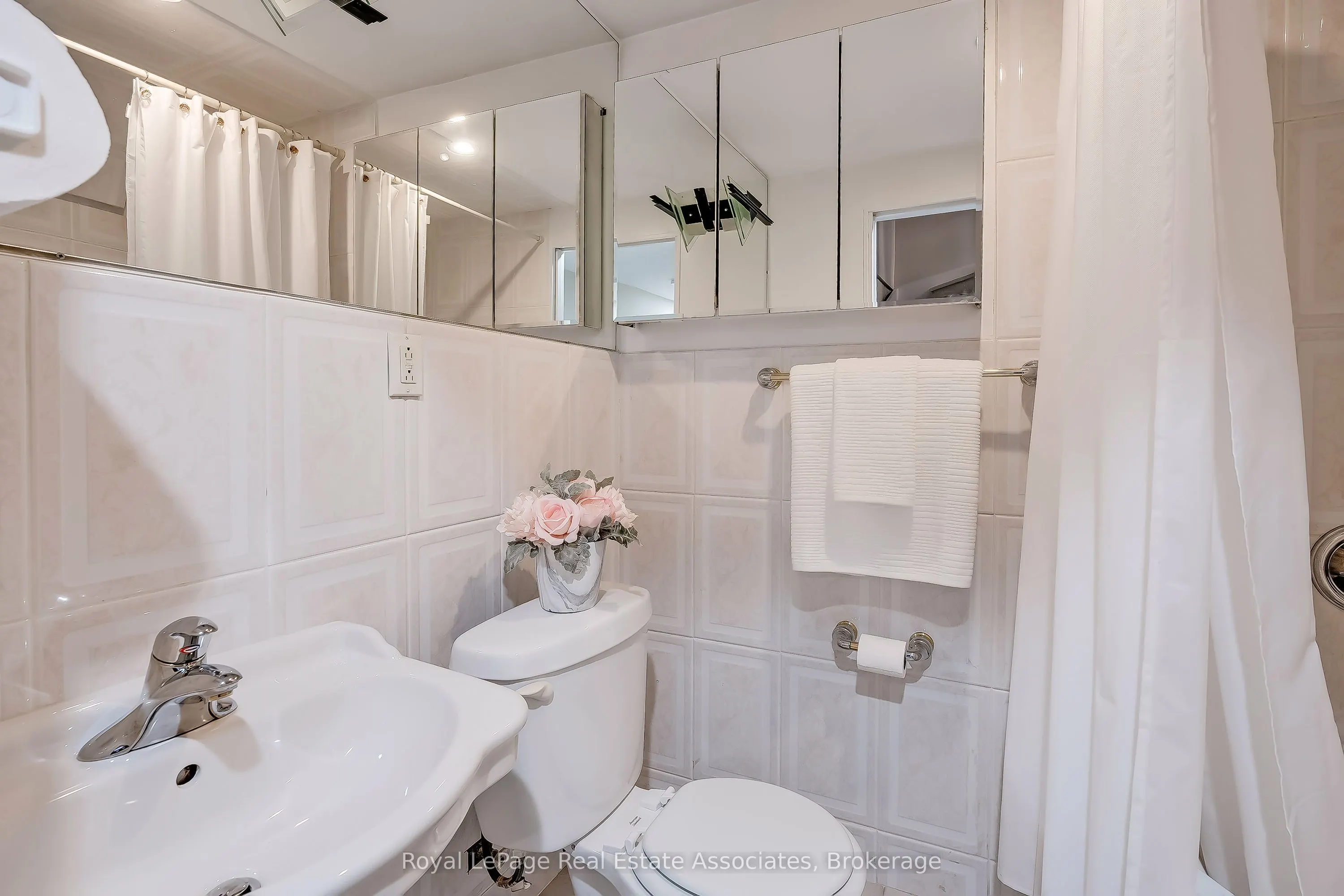 2779 Gananoque Drive #42