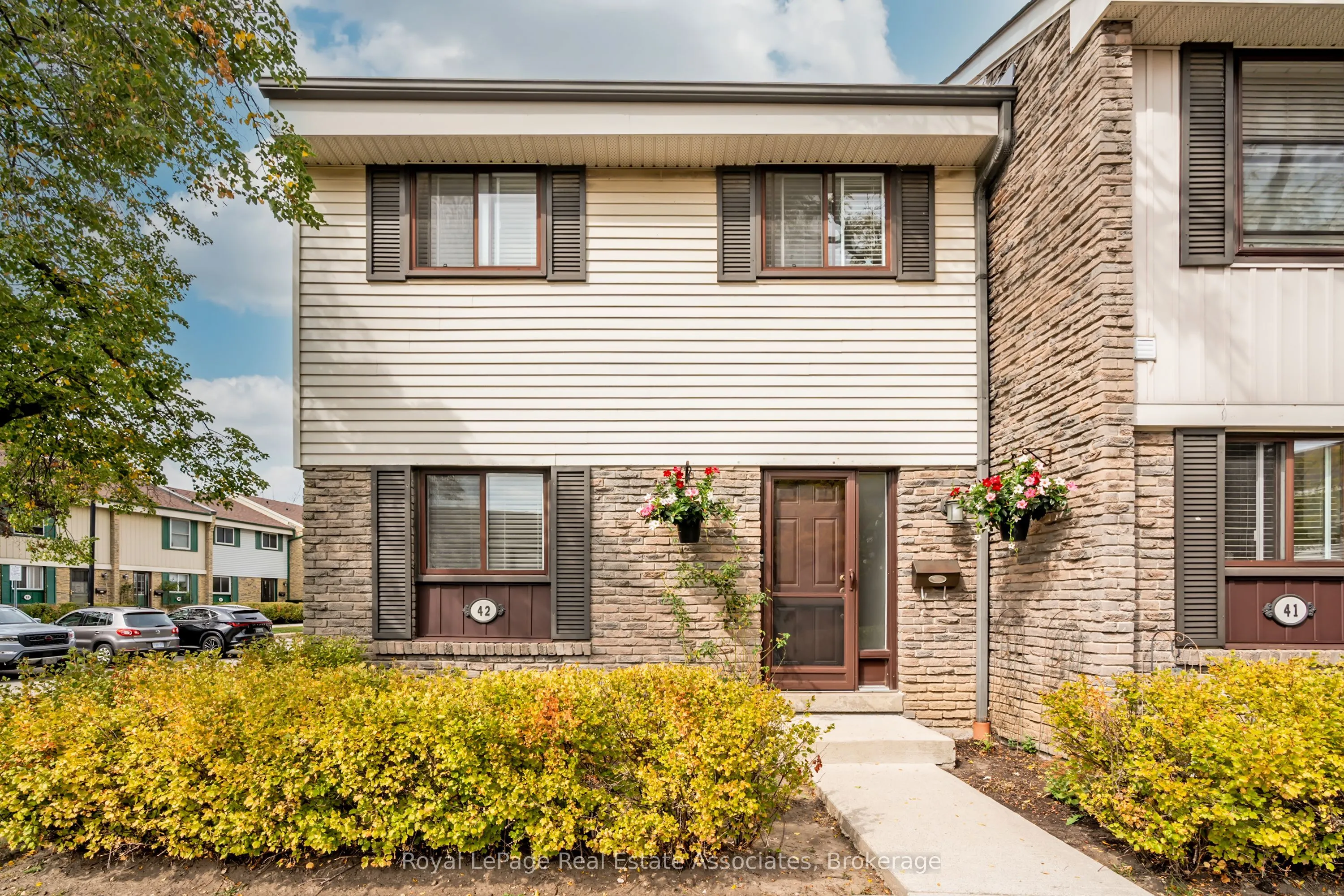 2779 Gananoque Drive #42
