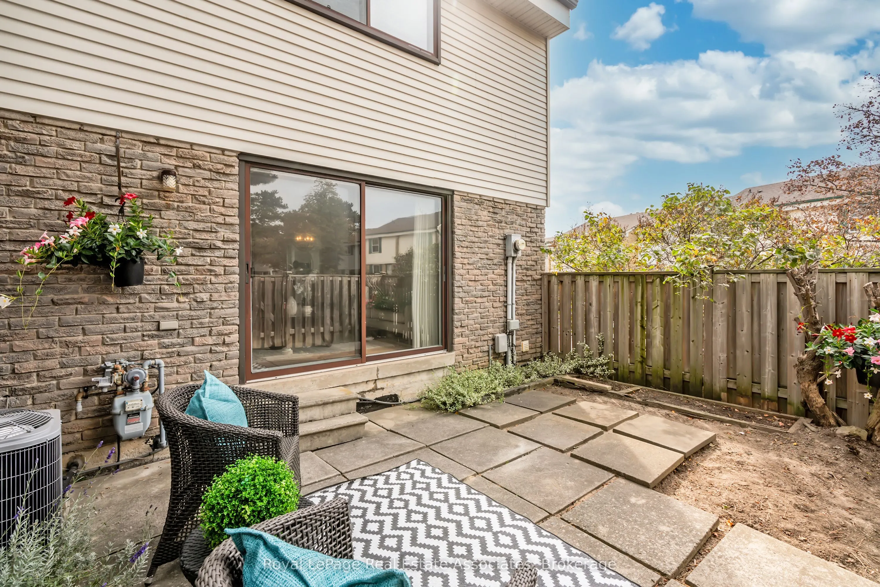 2779 Gananoque Drive #42