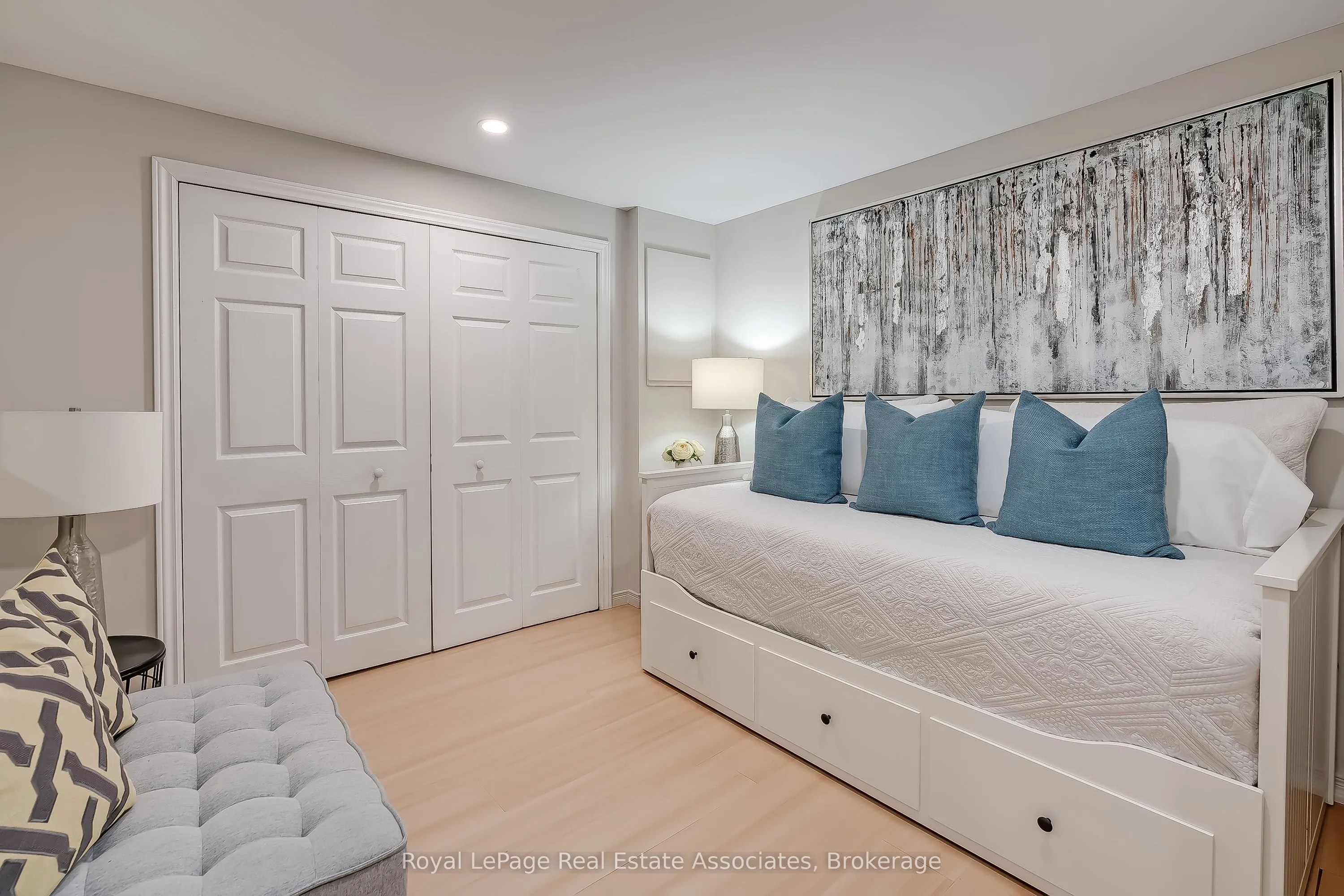 2779 Gananoque Drive #42