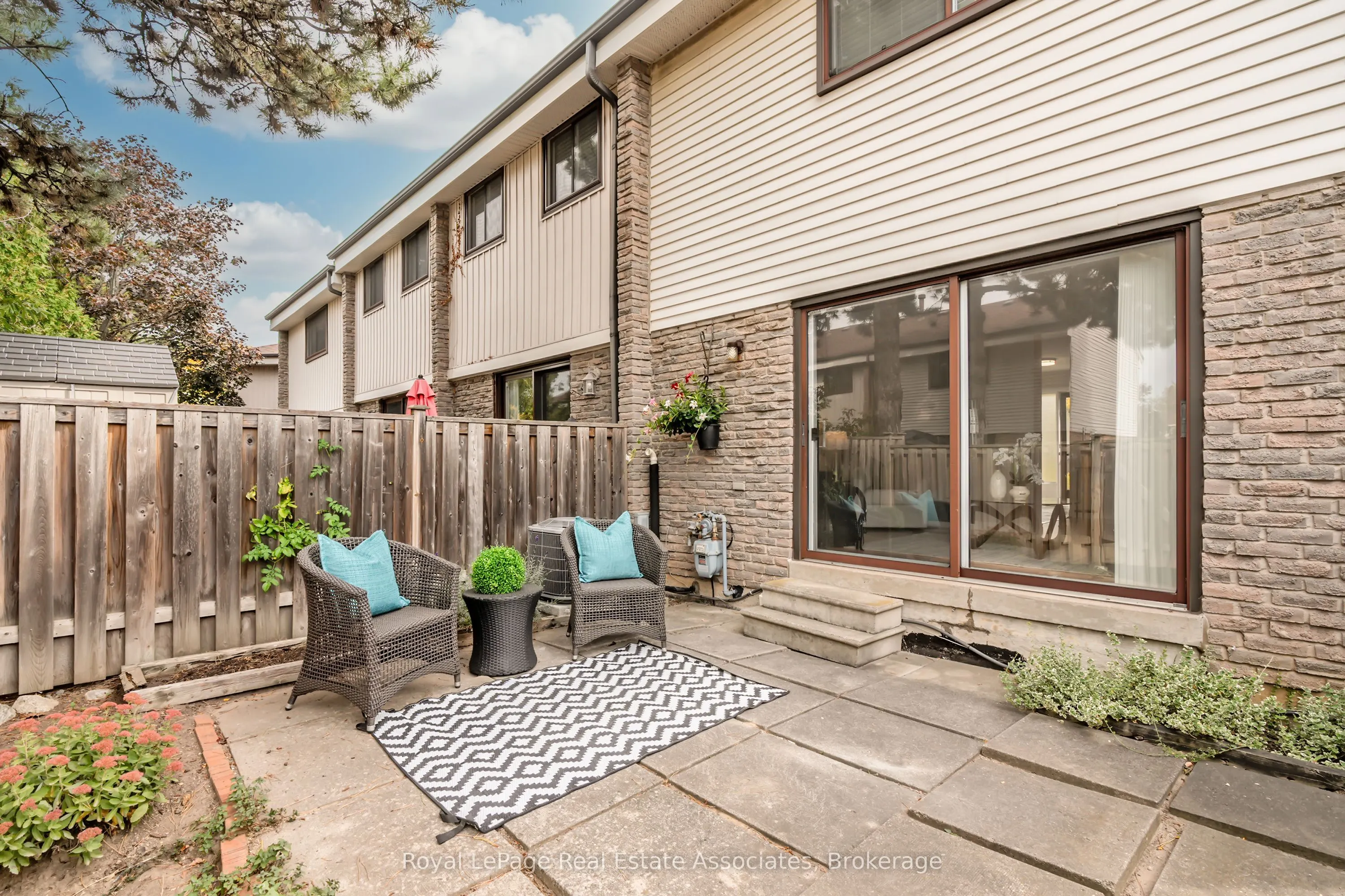 2779 Gananoque Drive #42