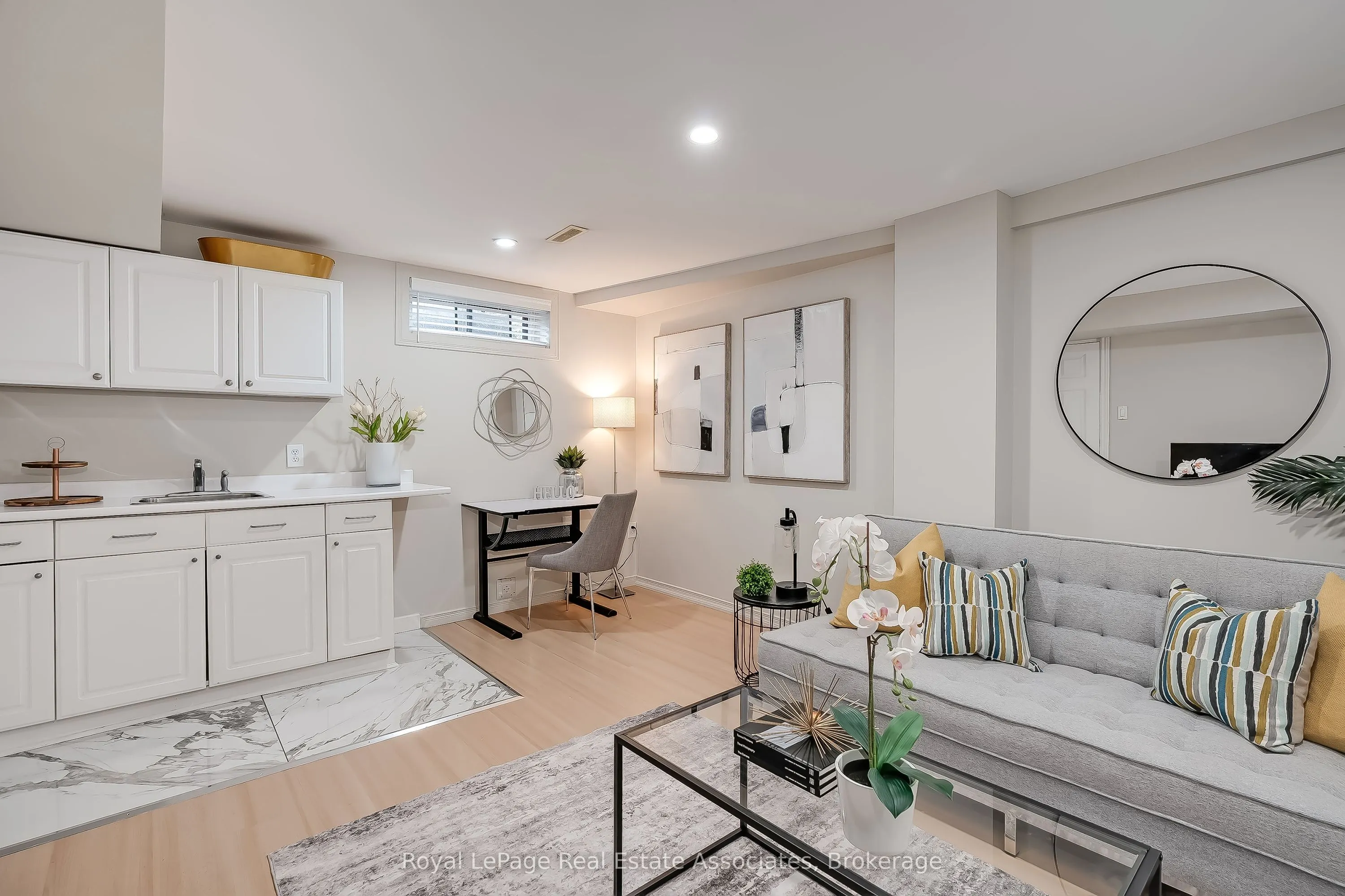 2779 Gananoque Drive #42