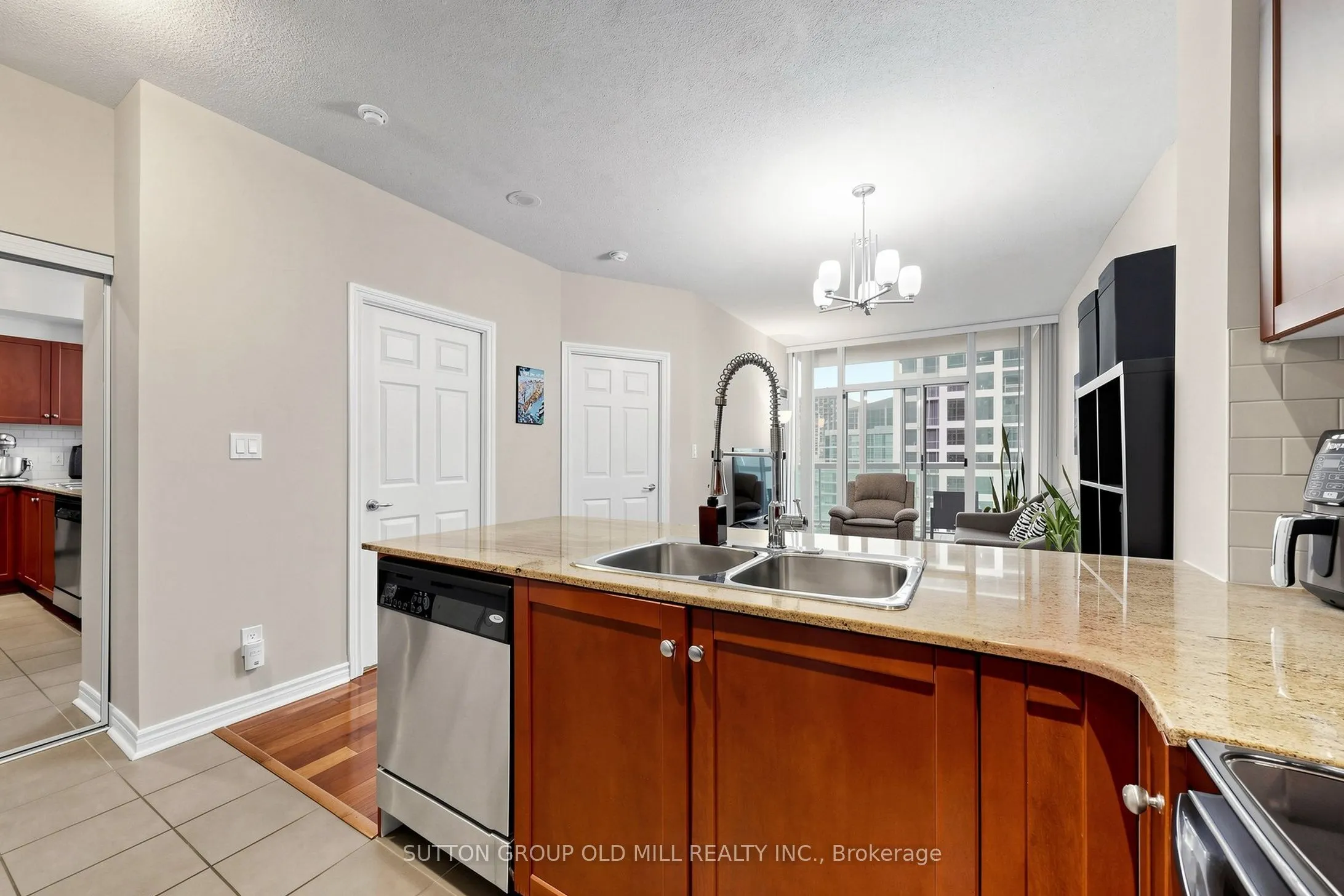 3504 Hurontario Street #3109