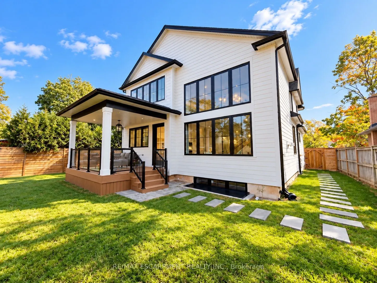 260 Kent Crescent