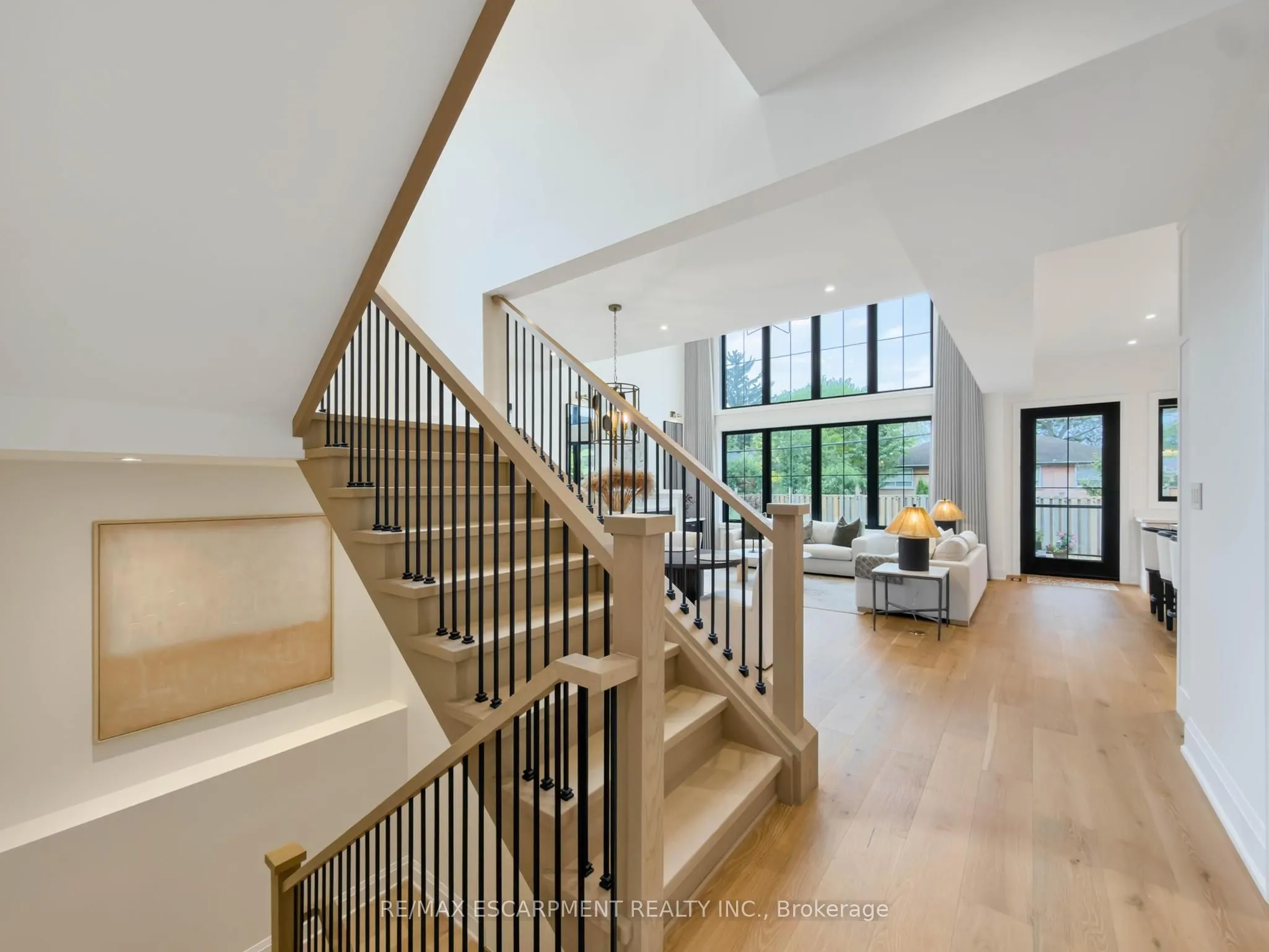 260 Kent Crescent