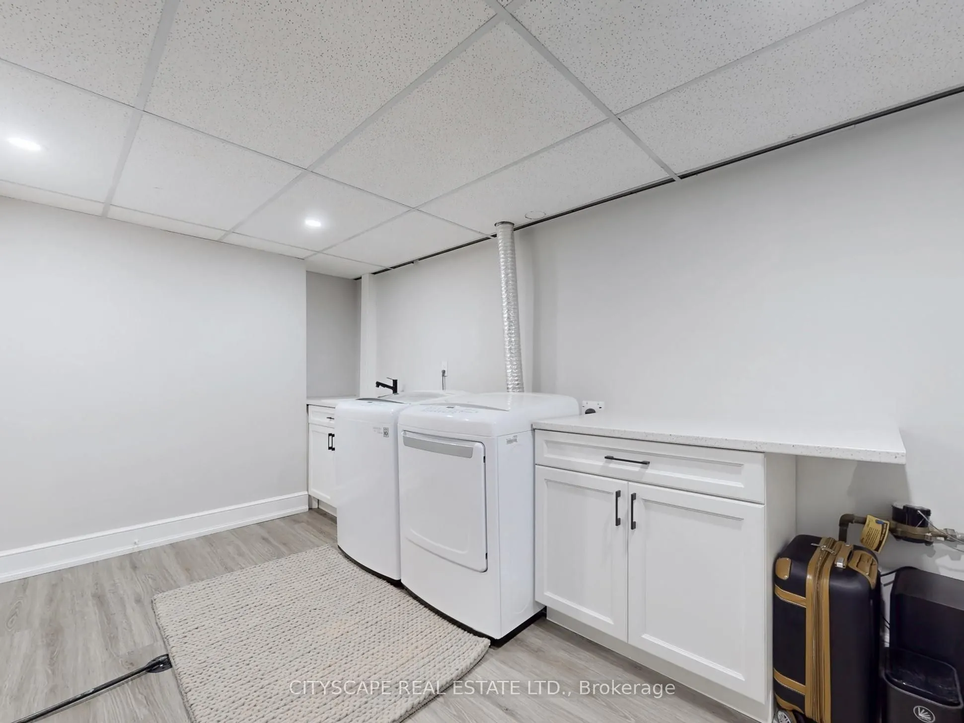2585 Kenna Court