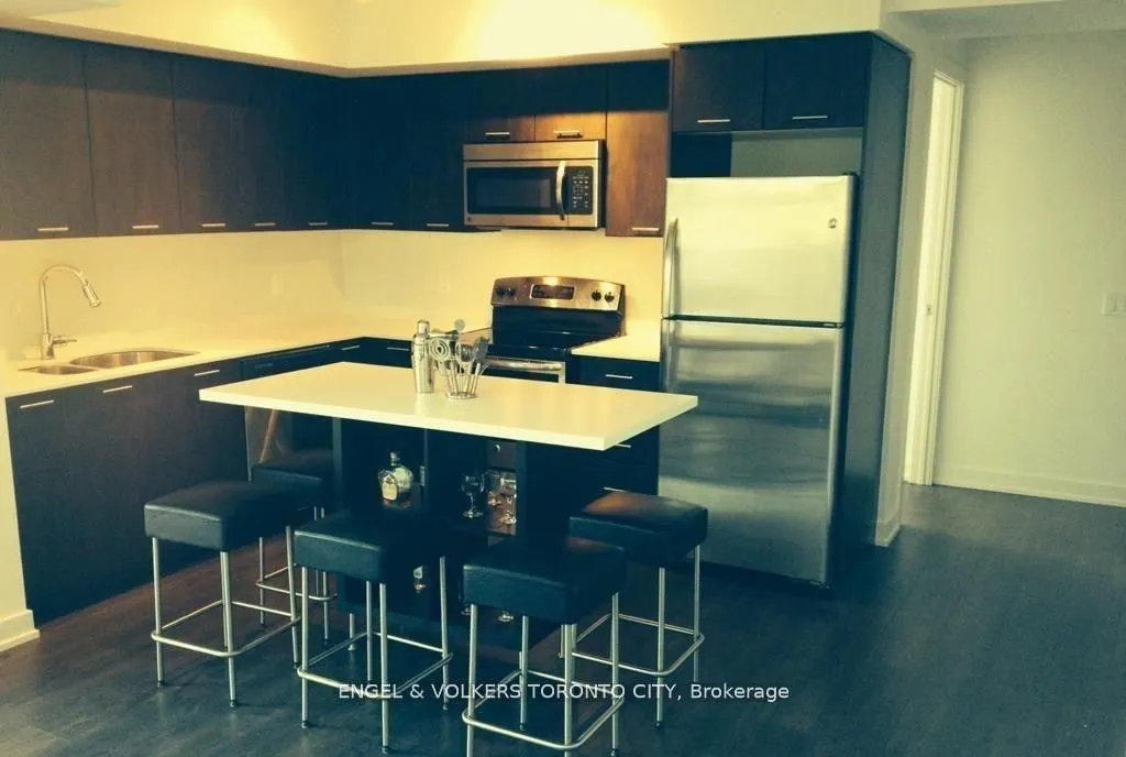 2220 Lake Shore Boulevard W #302