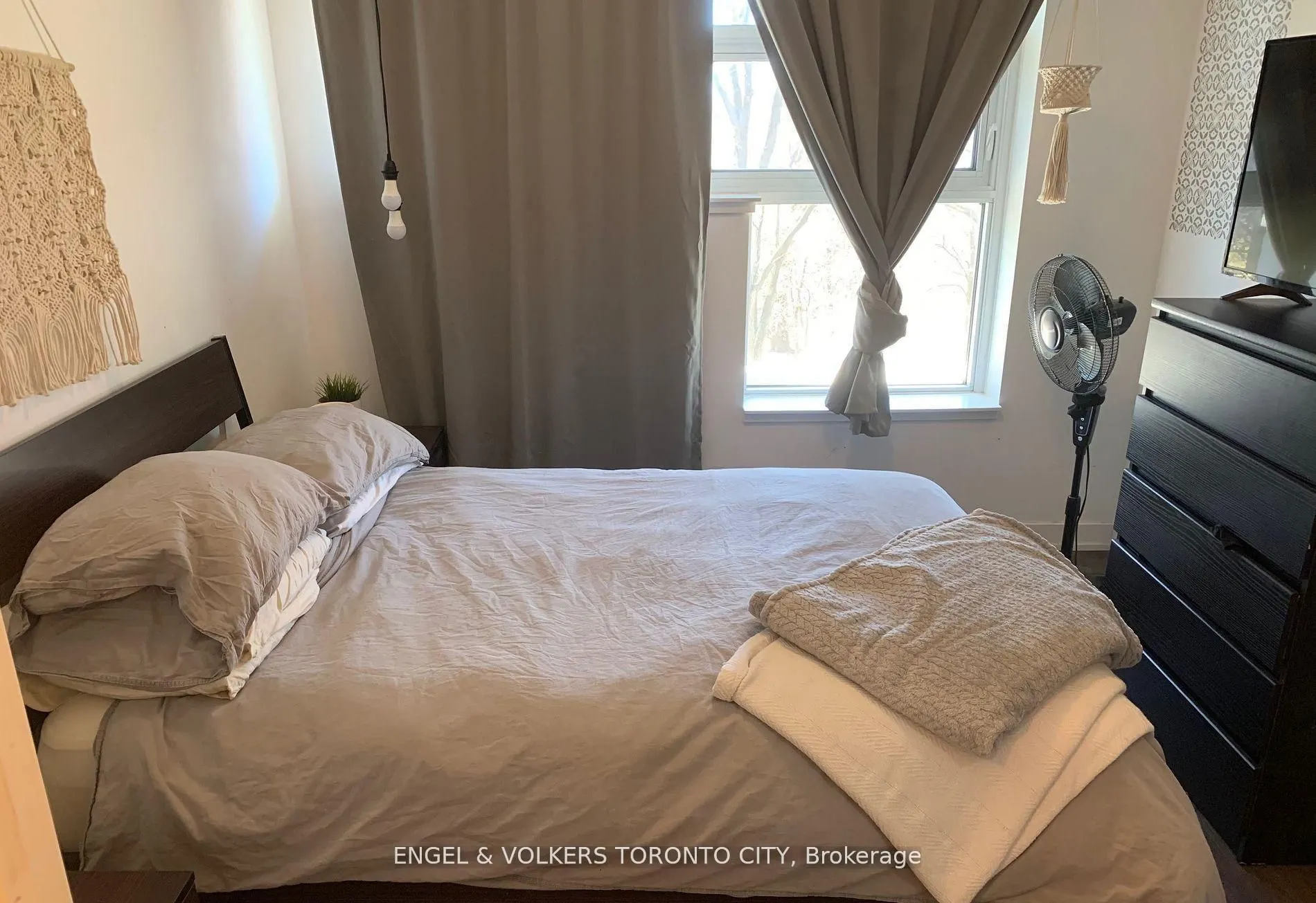 2220 Lake Shore Boulevard W #302