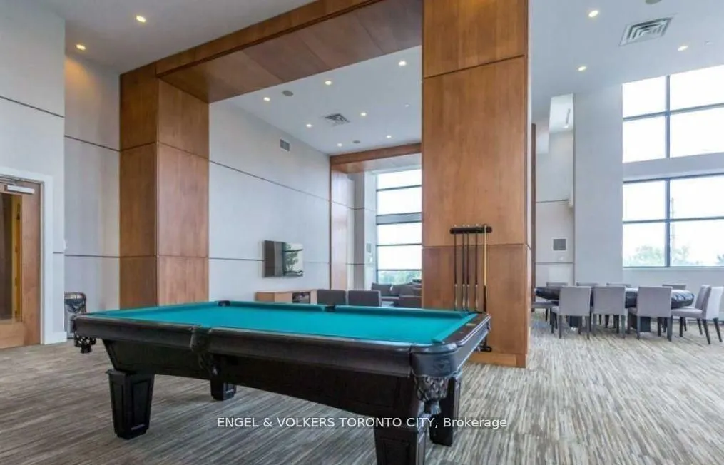 2220 Lake Shore Boulevard W #302
