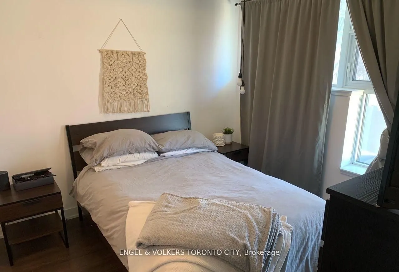 2220 Lake Shore Boulevard W #302