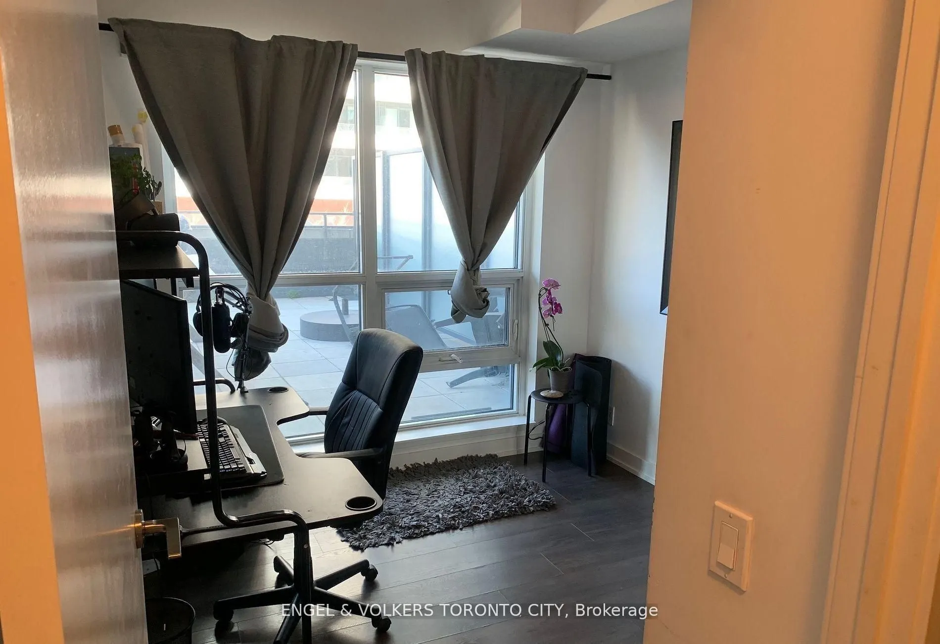 2220 Lake Shore Boulevard W #302
