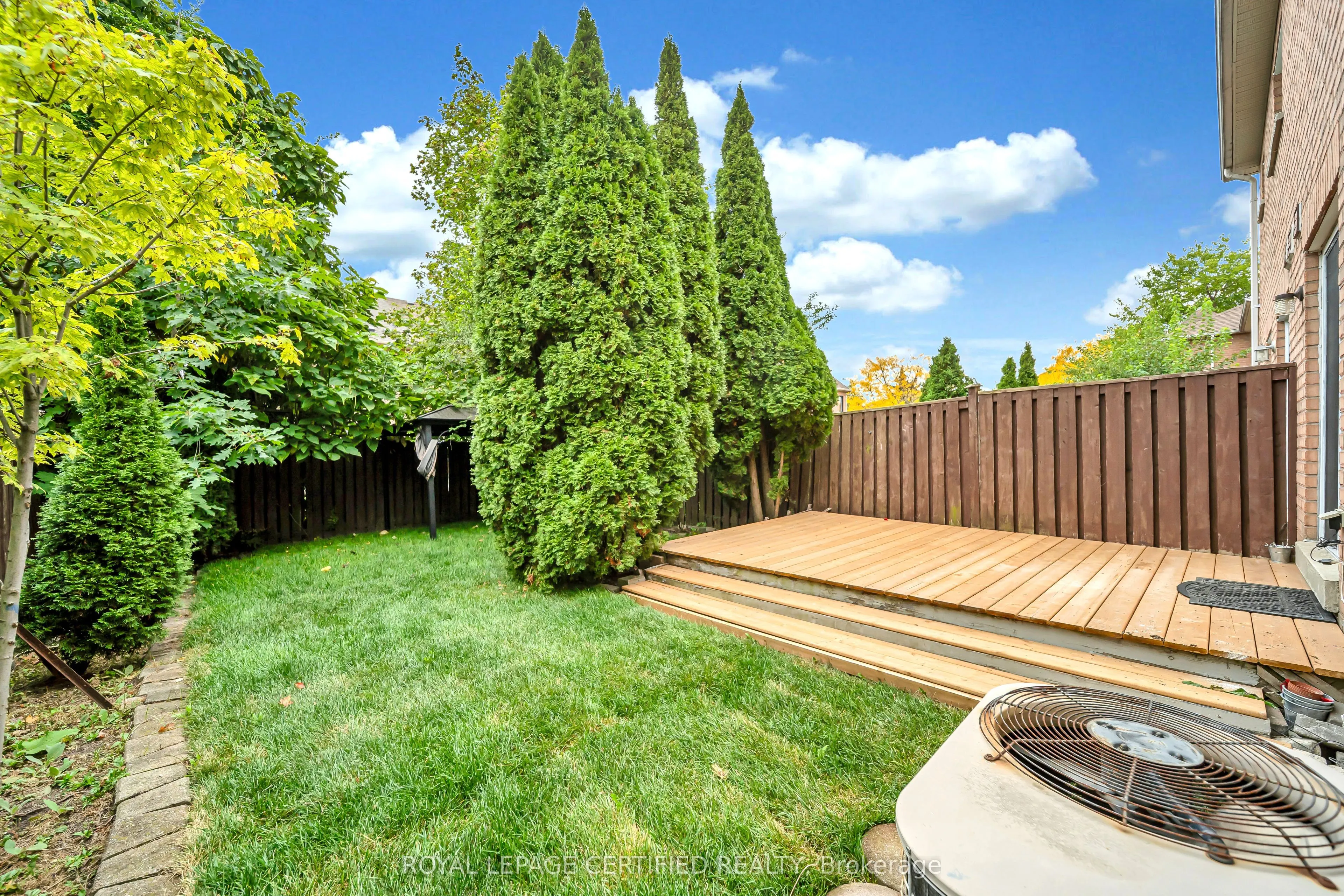 3864 Coachman Circle