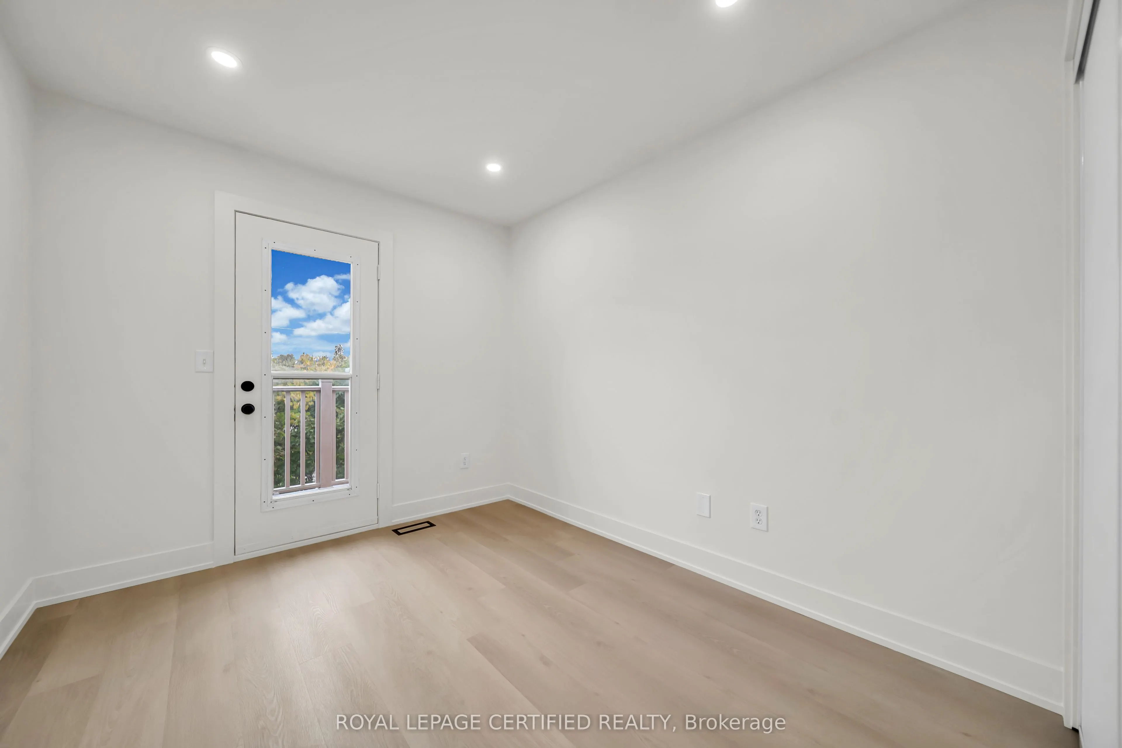 3864 Coachman Circle