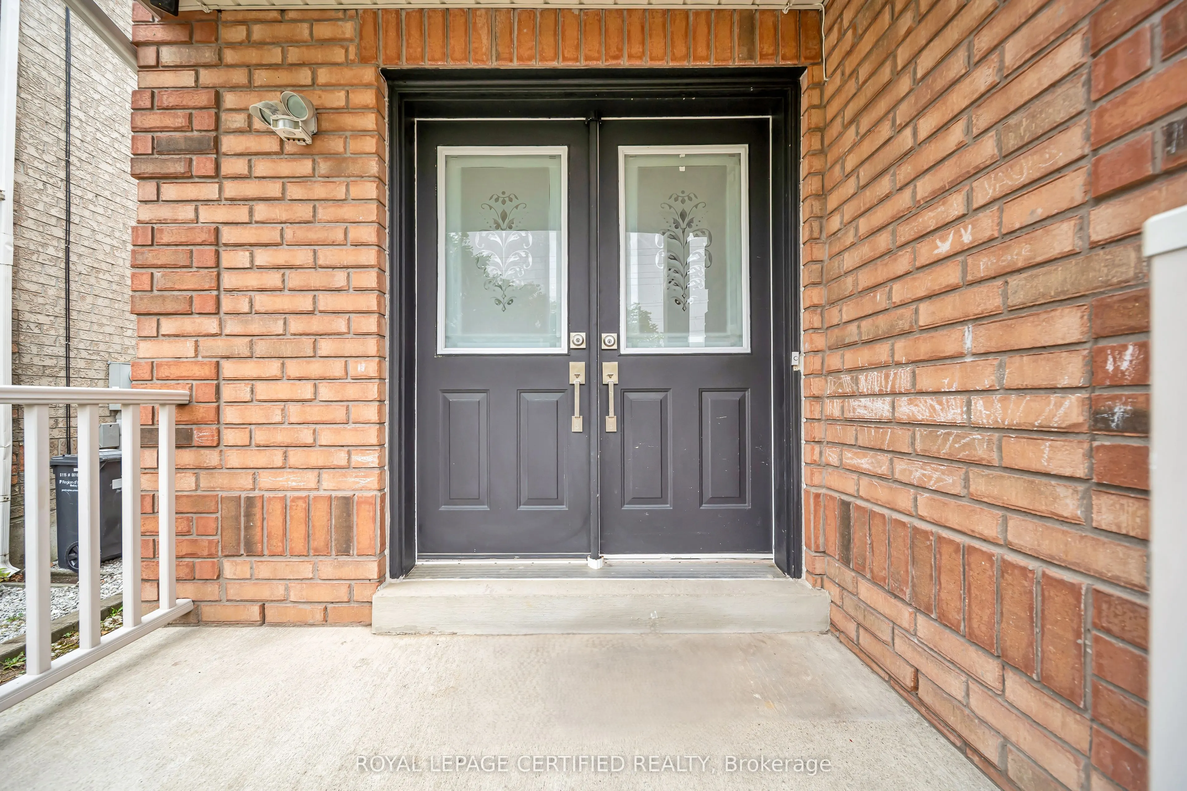 3864 Coachman Circle