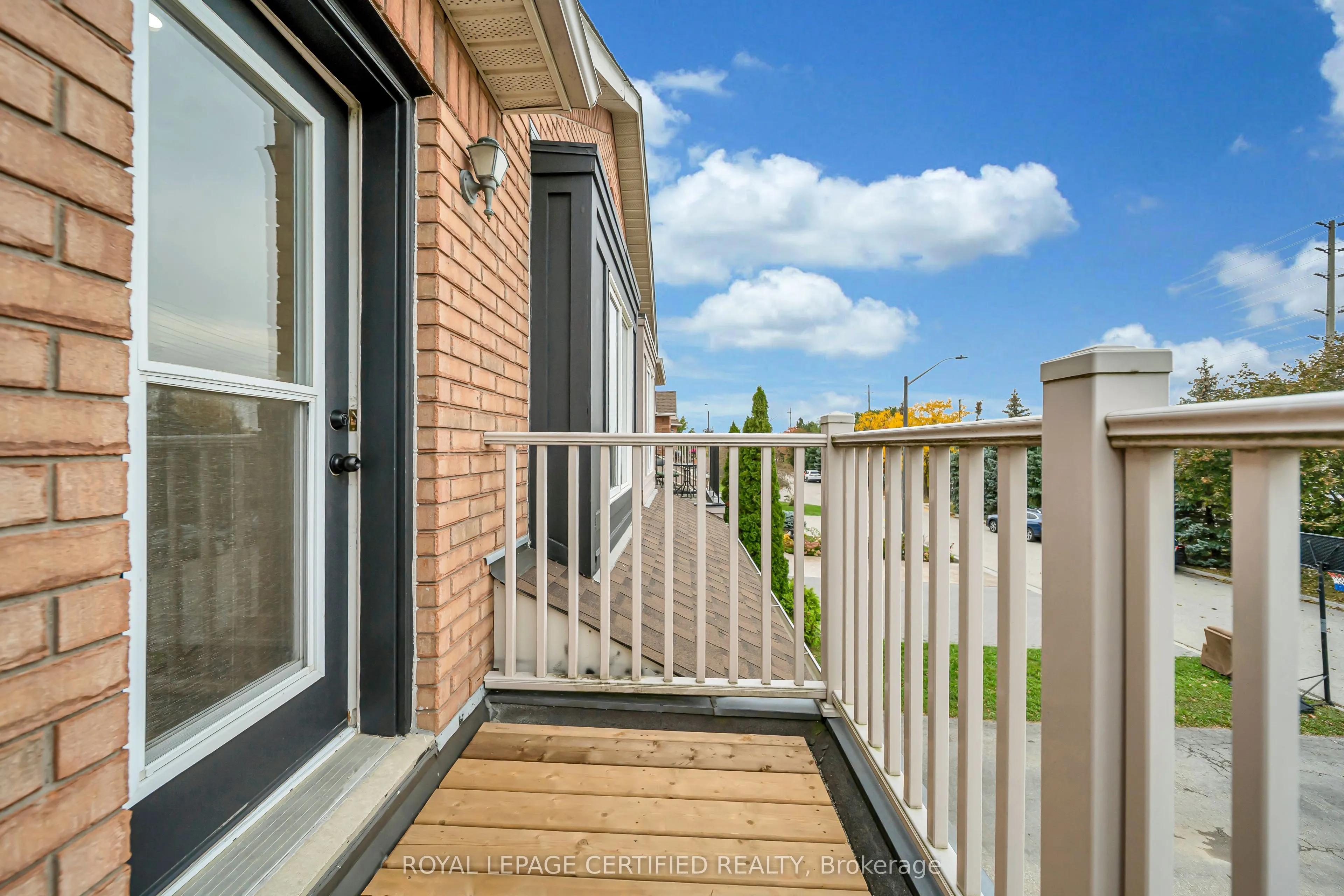 3864 Coachman Circle