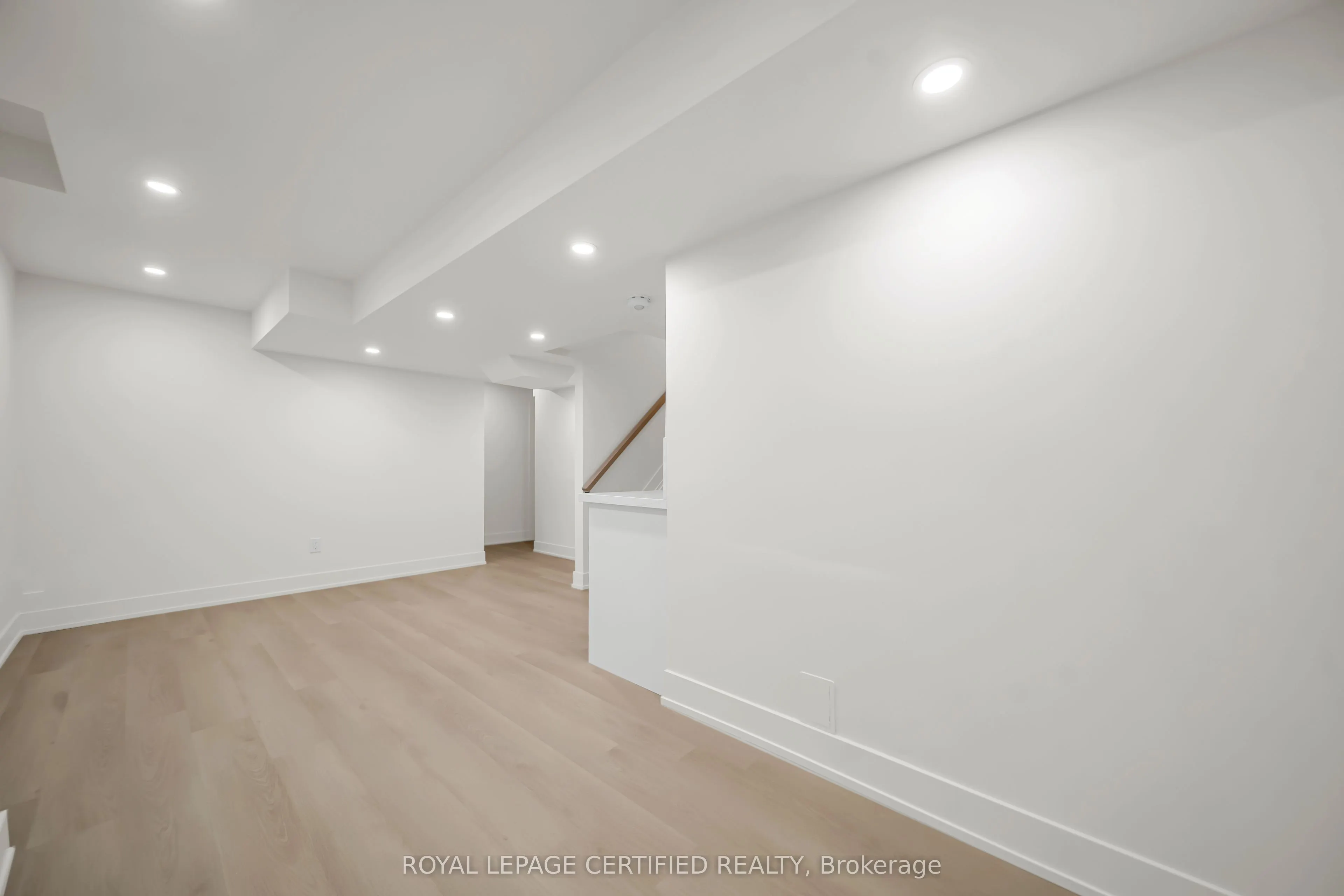 3864 Coachman Circle