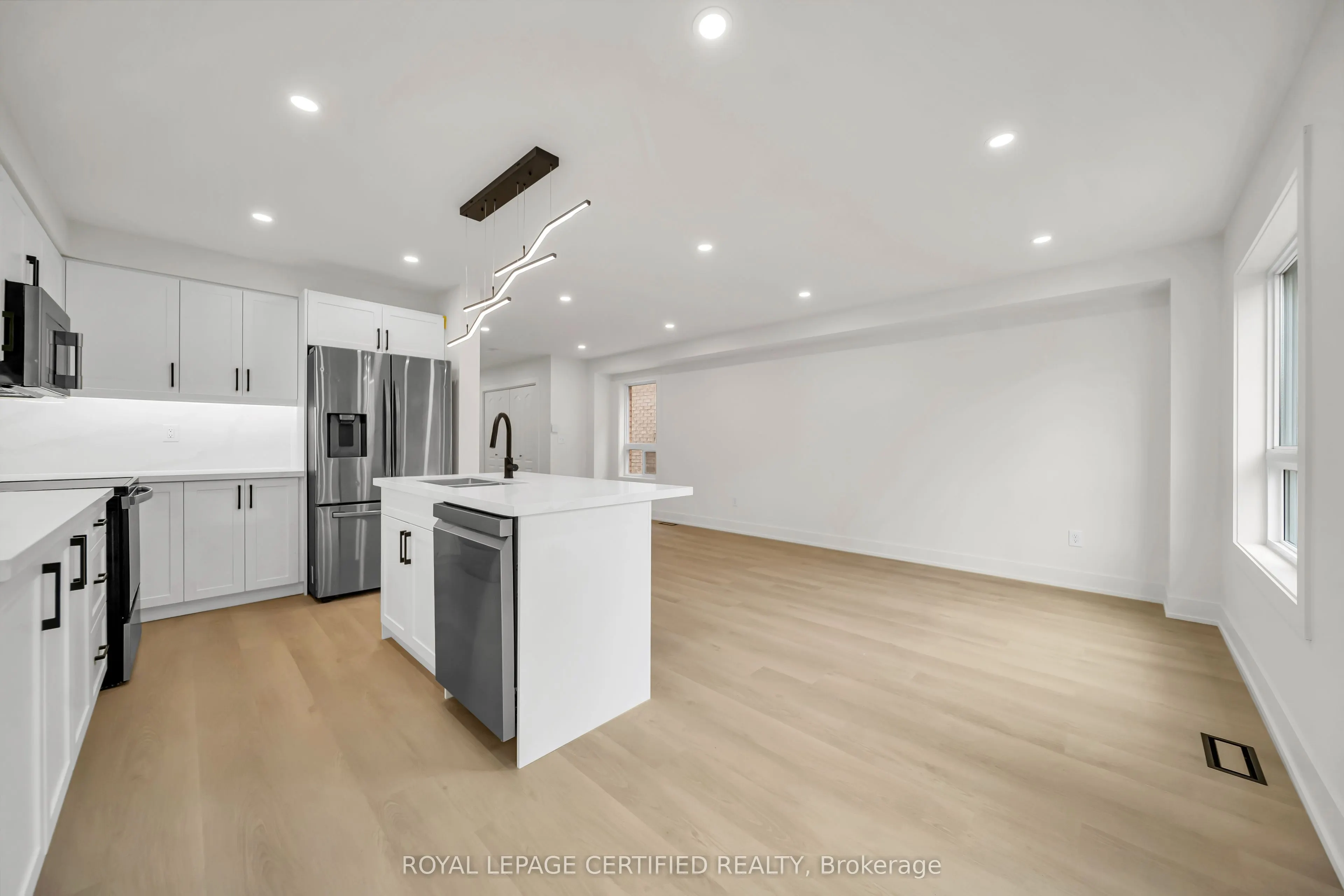 3864 Coachman Circle