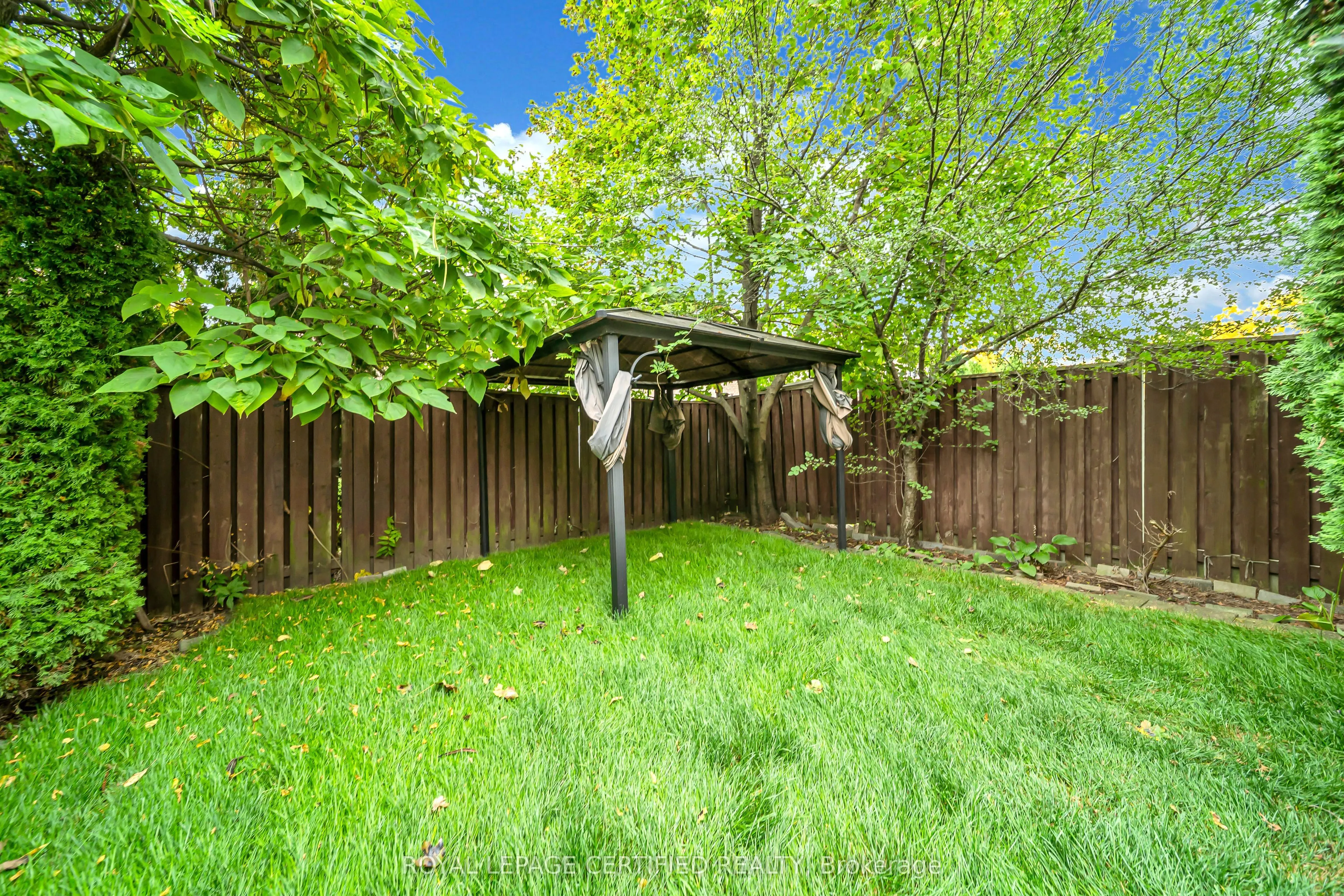 3864 Coachman Circle