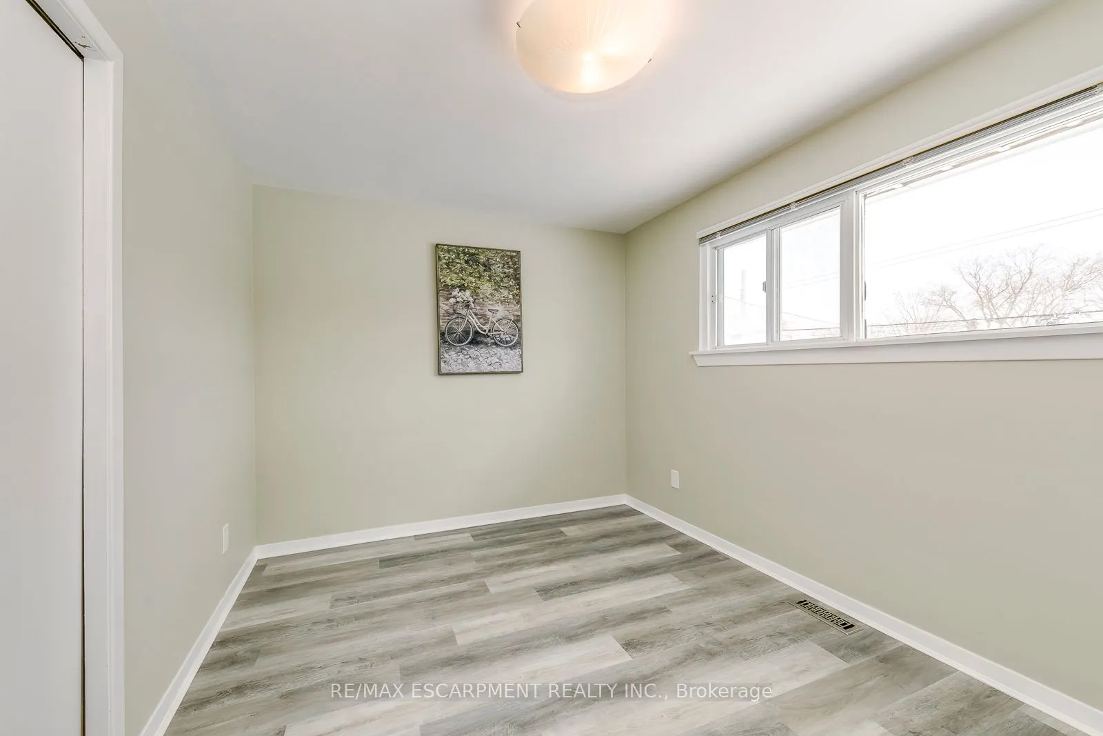 5440 Windermere Drive